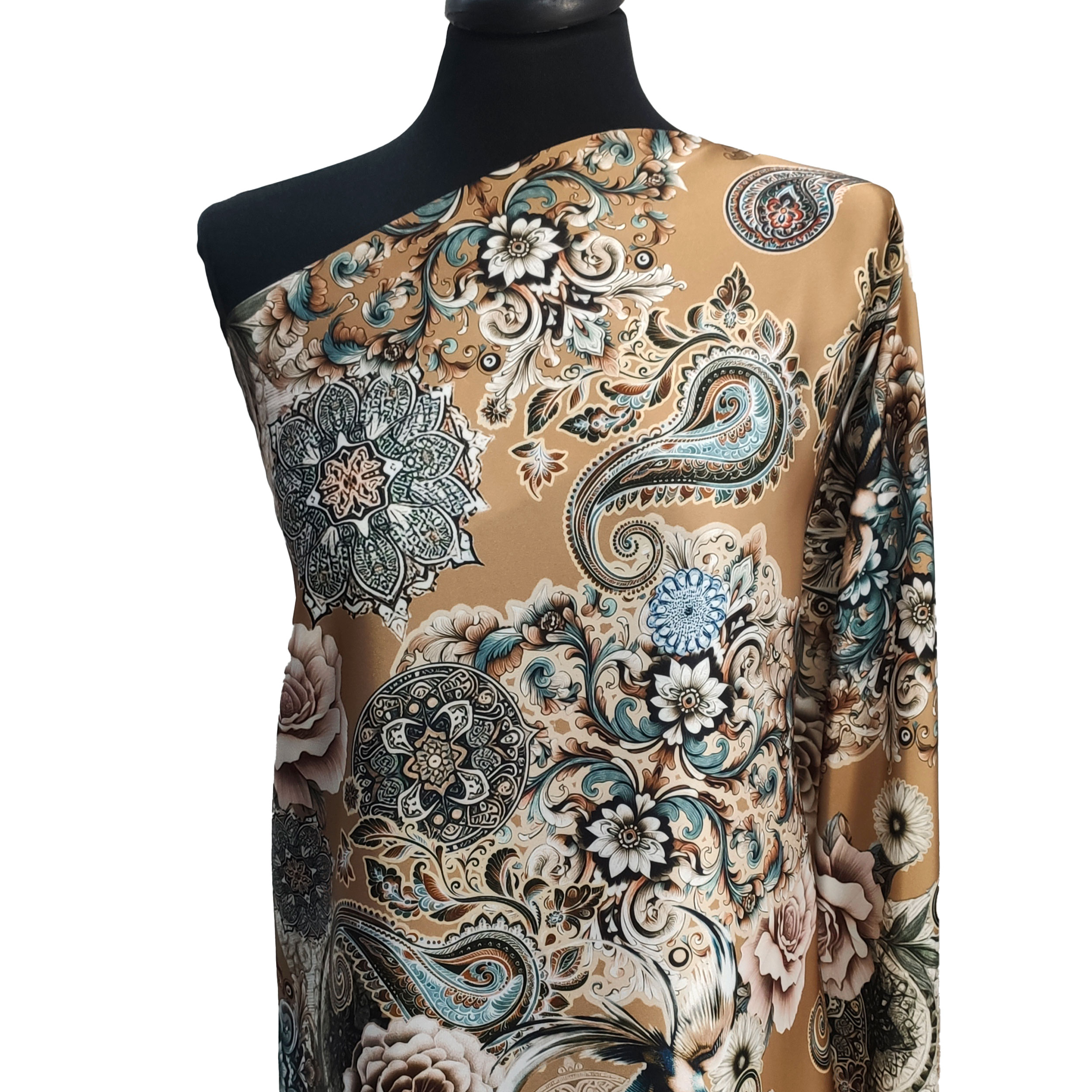 Ensemble de satin haute couture Fantaisie en cachemire avec roses Image