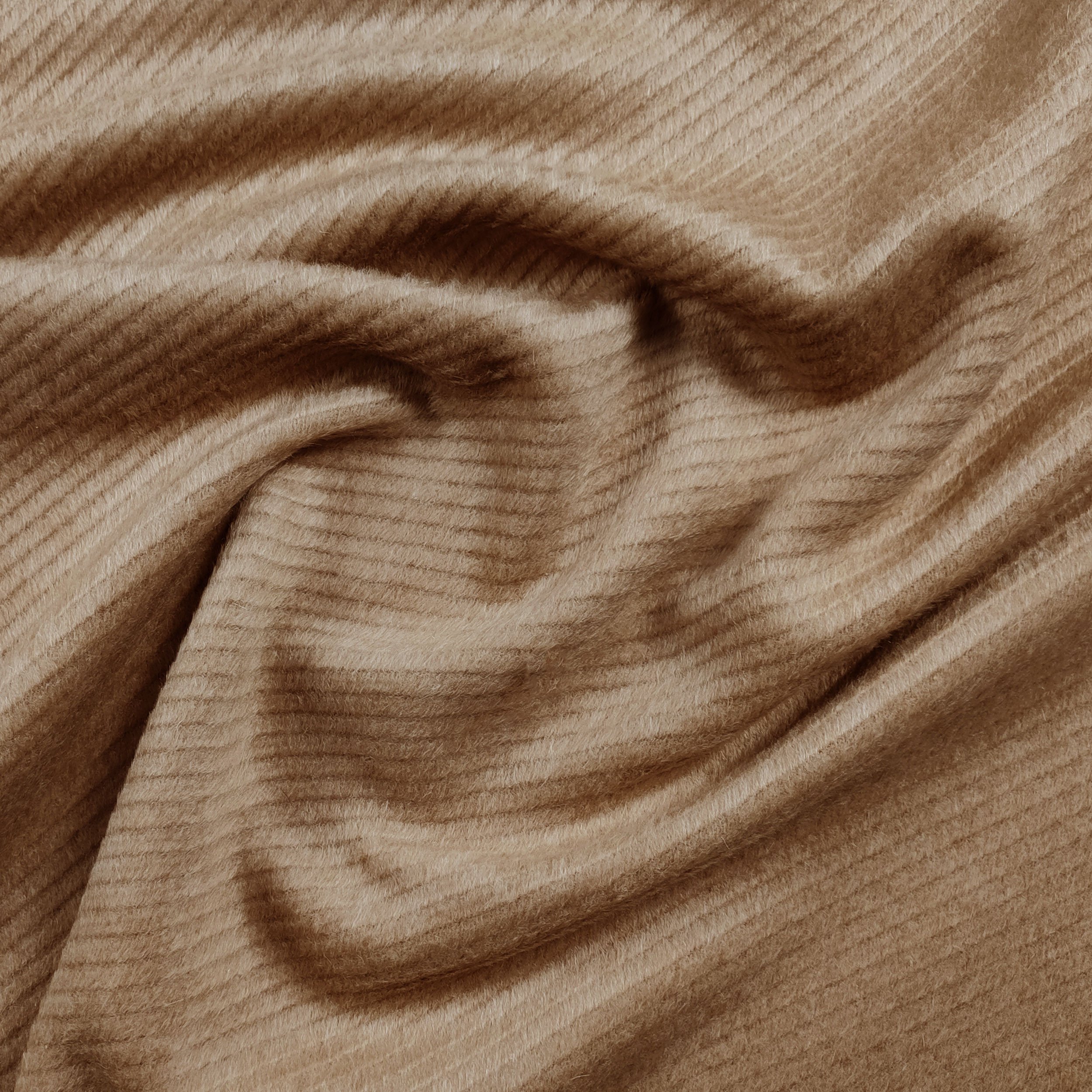 Camel Diagonal Mantel