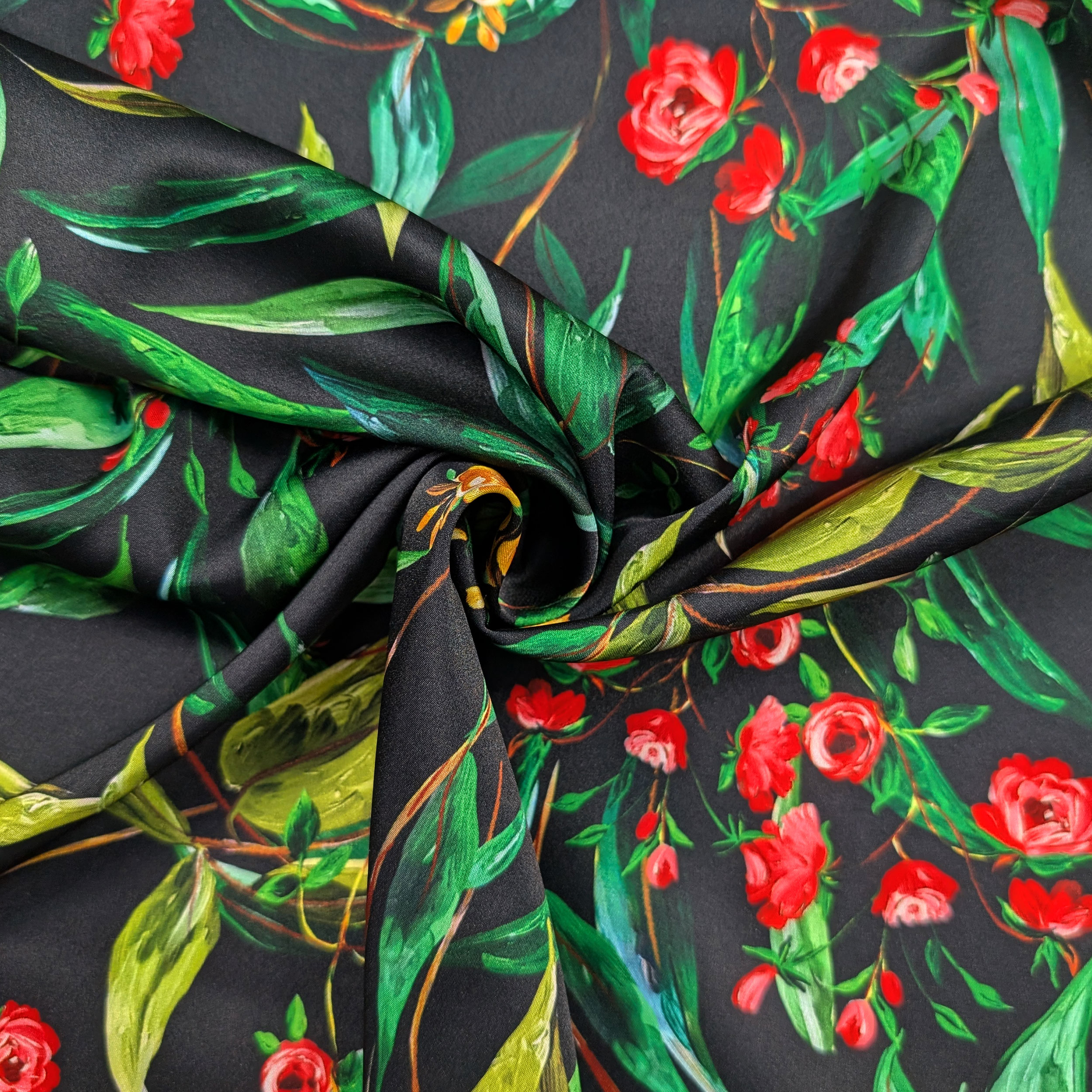 Satin de soie Haute Couture Roses et Fleurs Jaunes Image