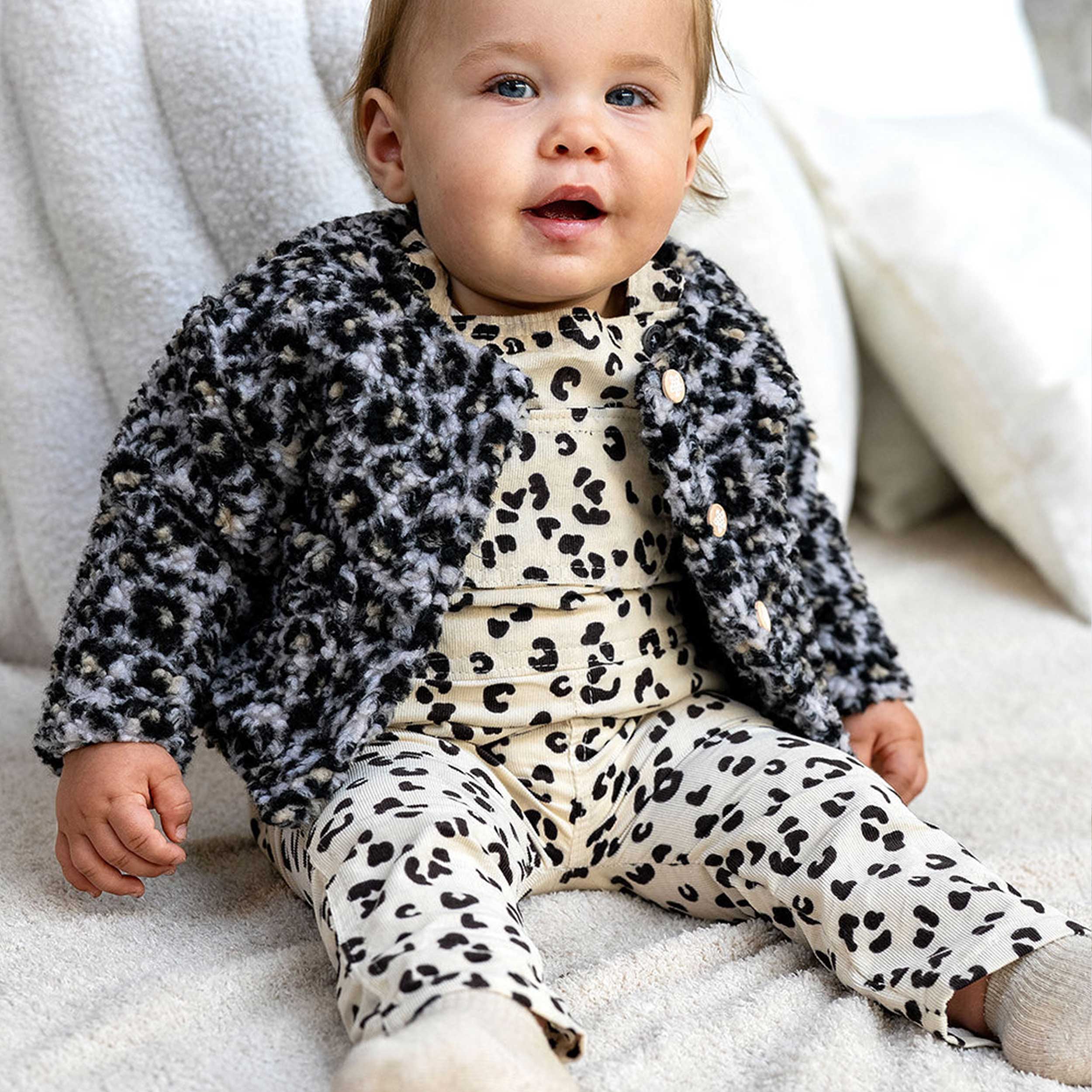 Spotted Patterned Cotton Velvet Image
