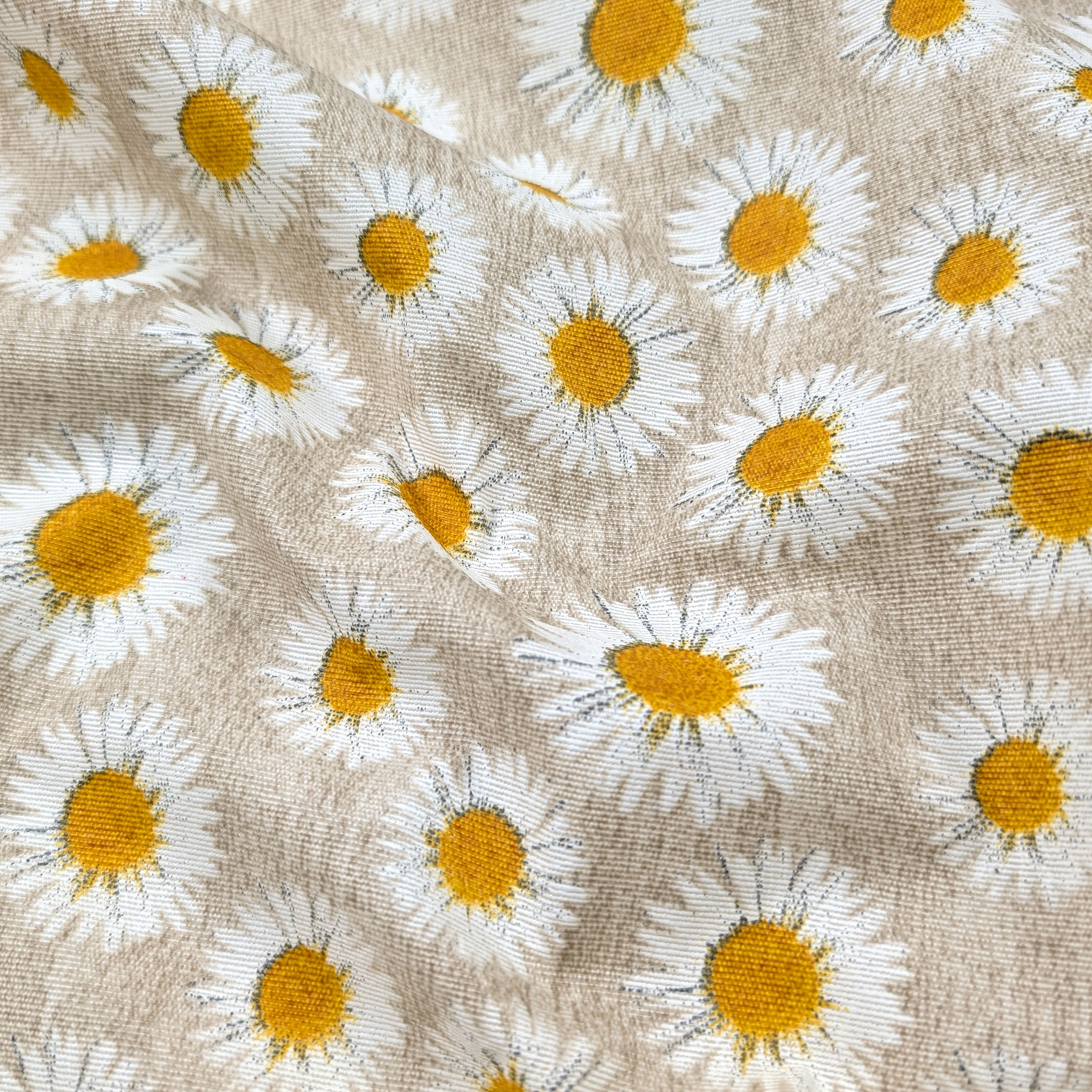 Fabric for Resin Tablecloth Daisies Image