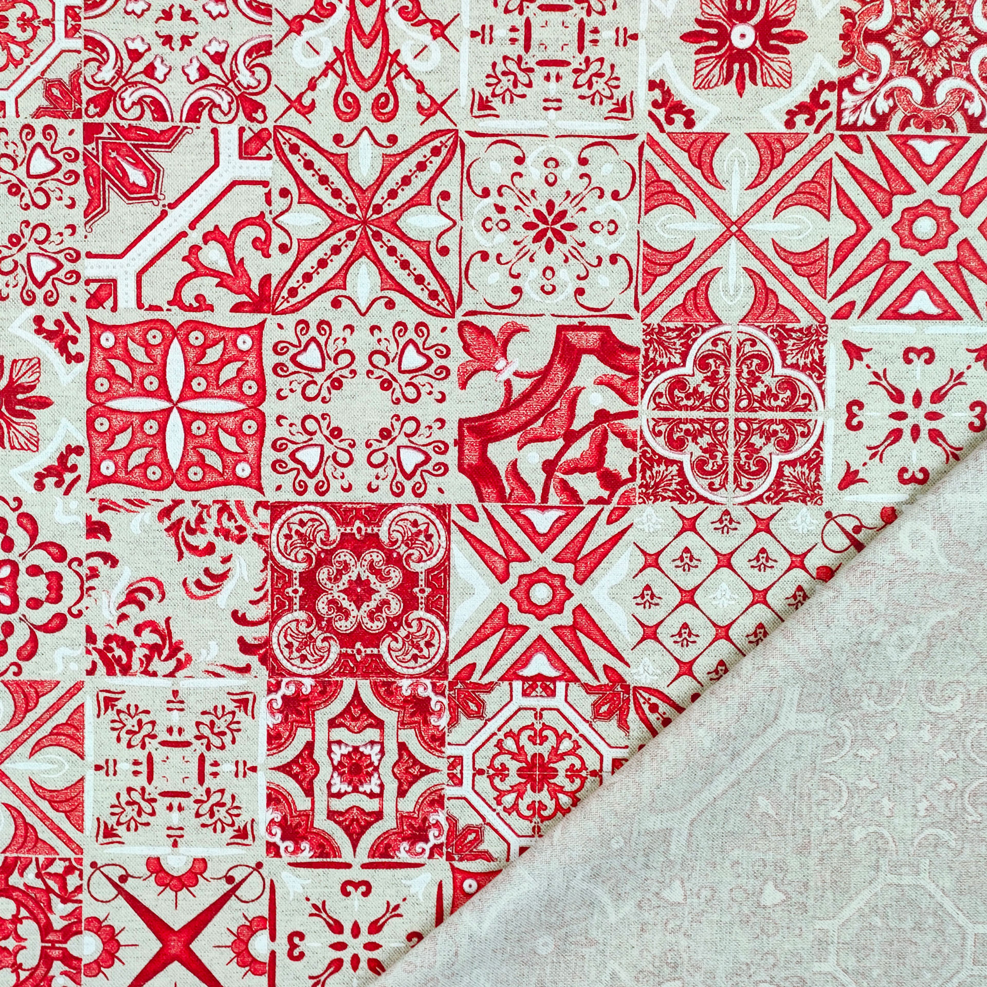 Cotone-resinato-damascato-rosso-piega