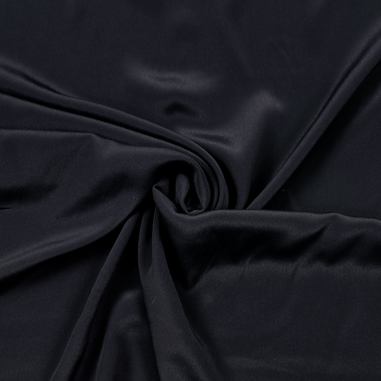 Tissu crêpé découpé en mélange de soie bleu foncé 100x140 cm Image