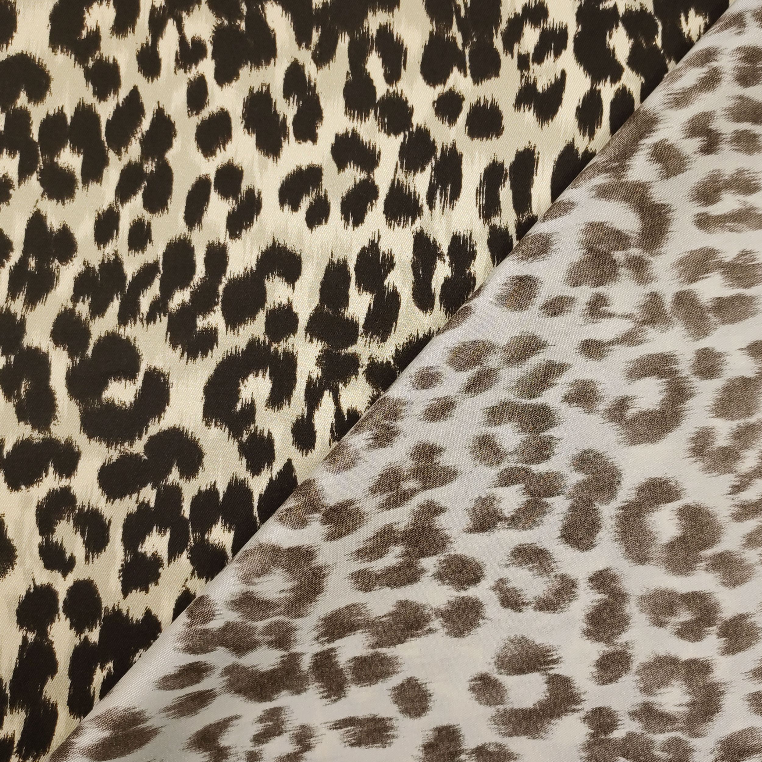 Rasiermesser mit Leopardenmuster
