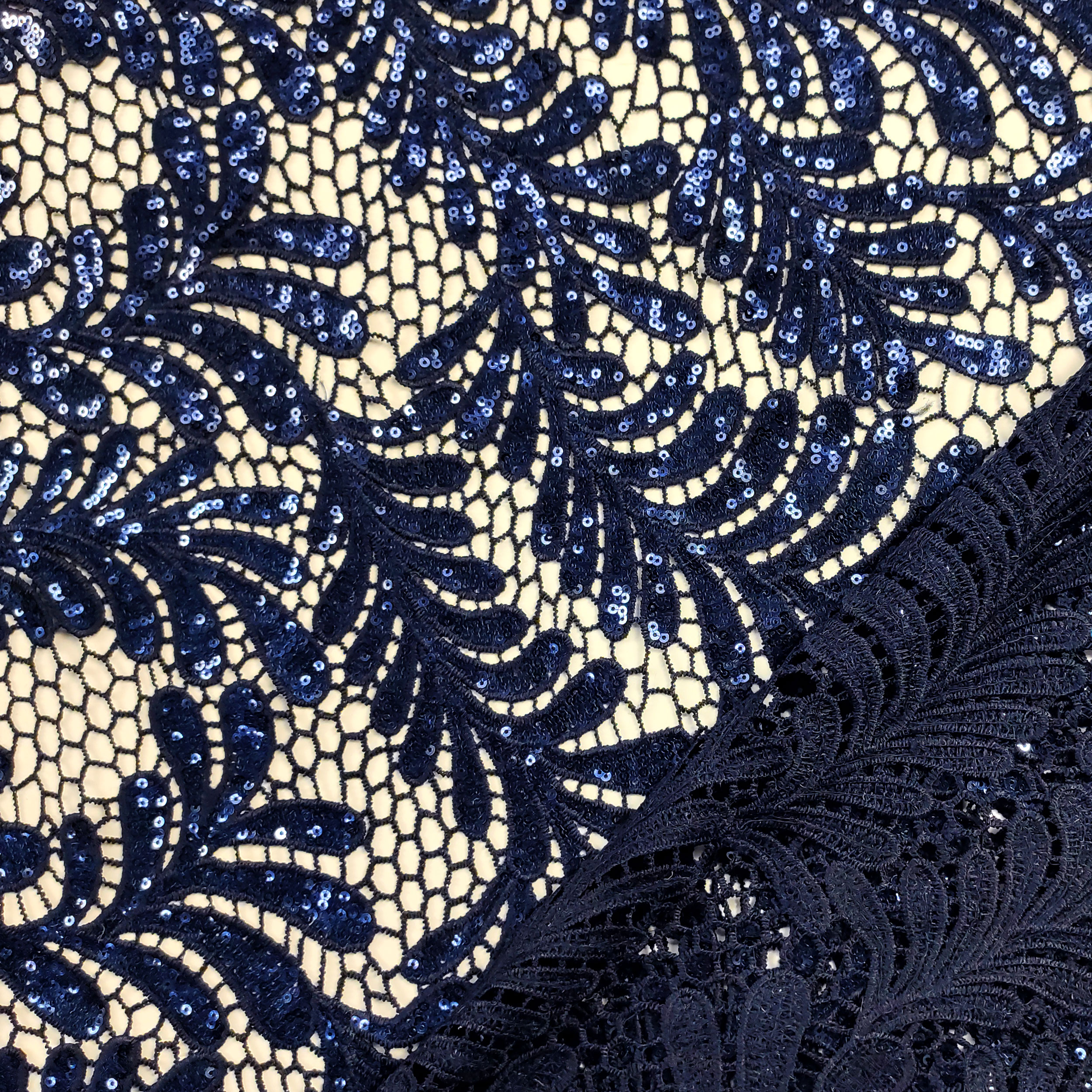 Macramé Double Scalloped Sequins Blue Image