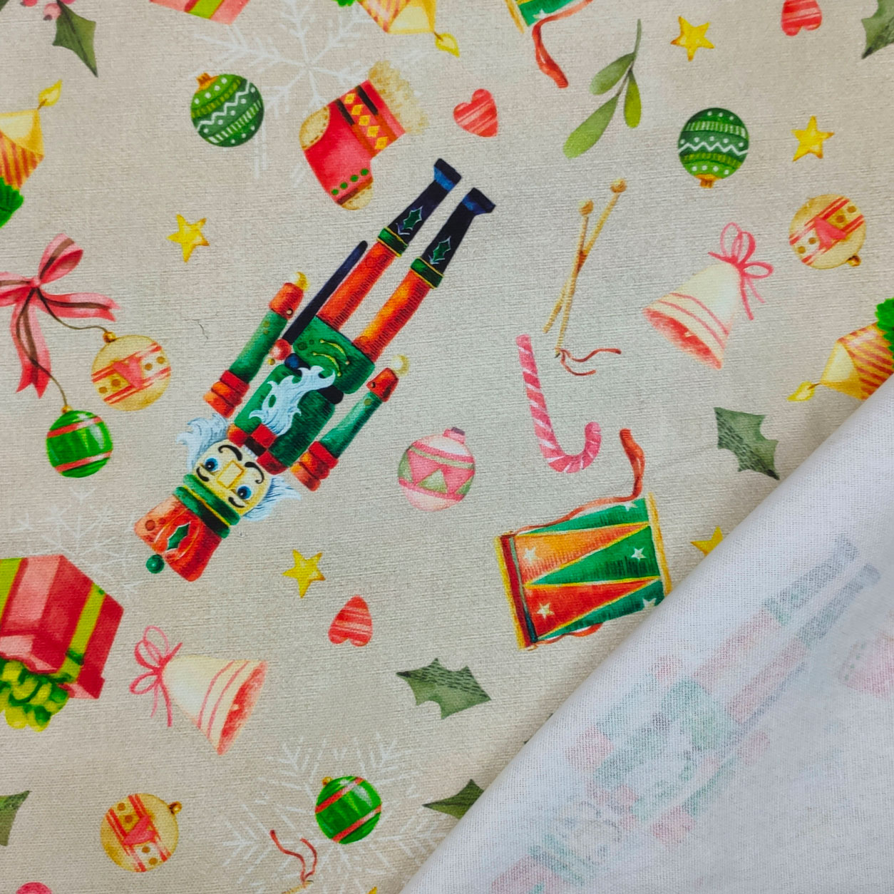 Tissu coton Panama Casse-noisette et boules de Noël Image