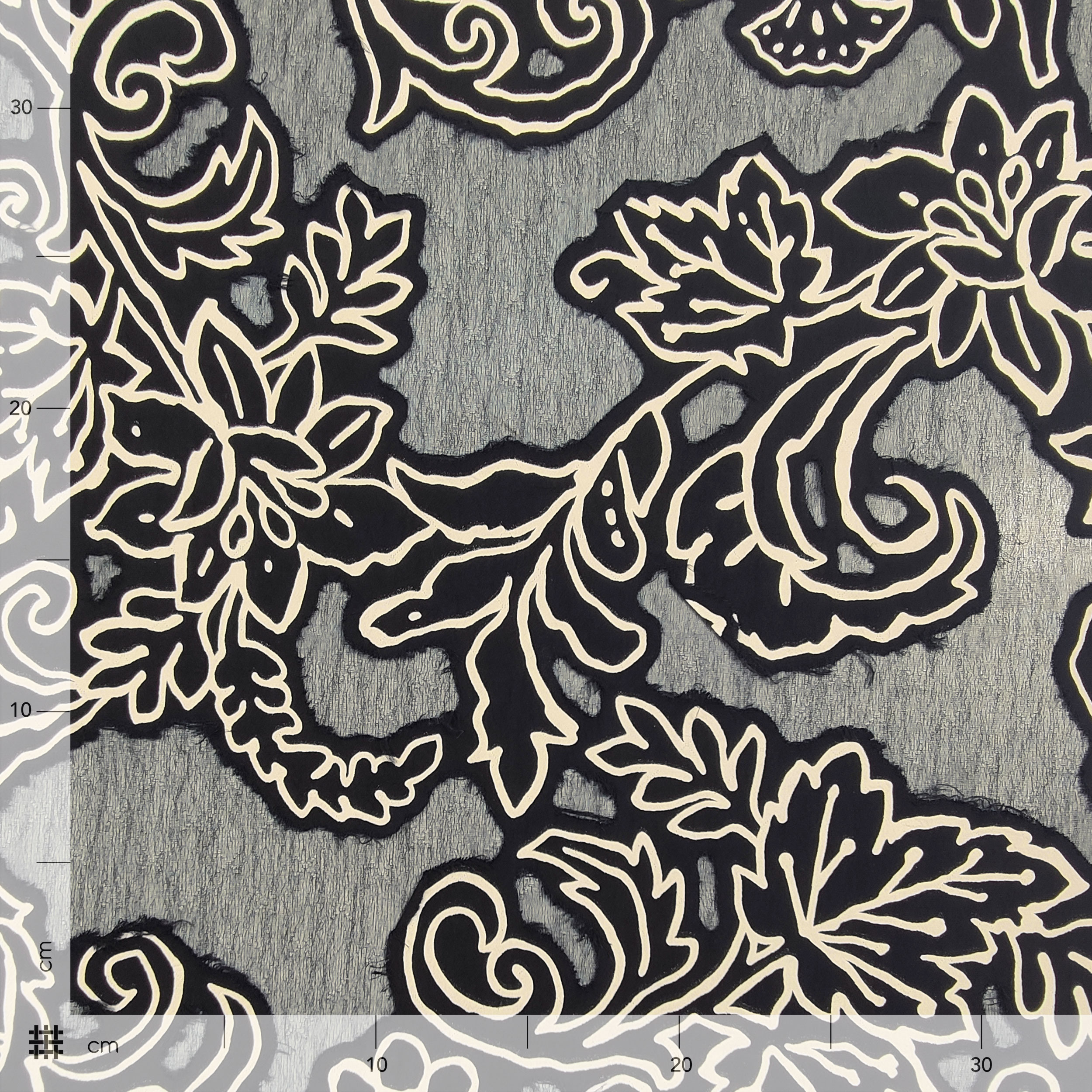 Devorè High Fashion Flowers Cream and Black
