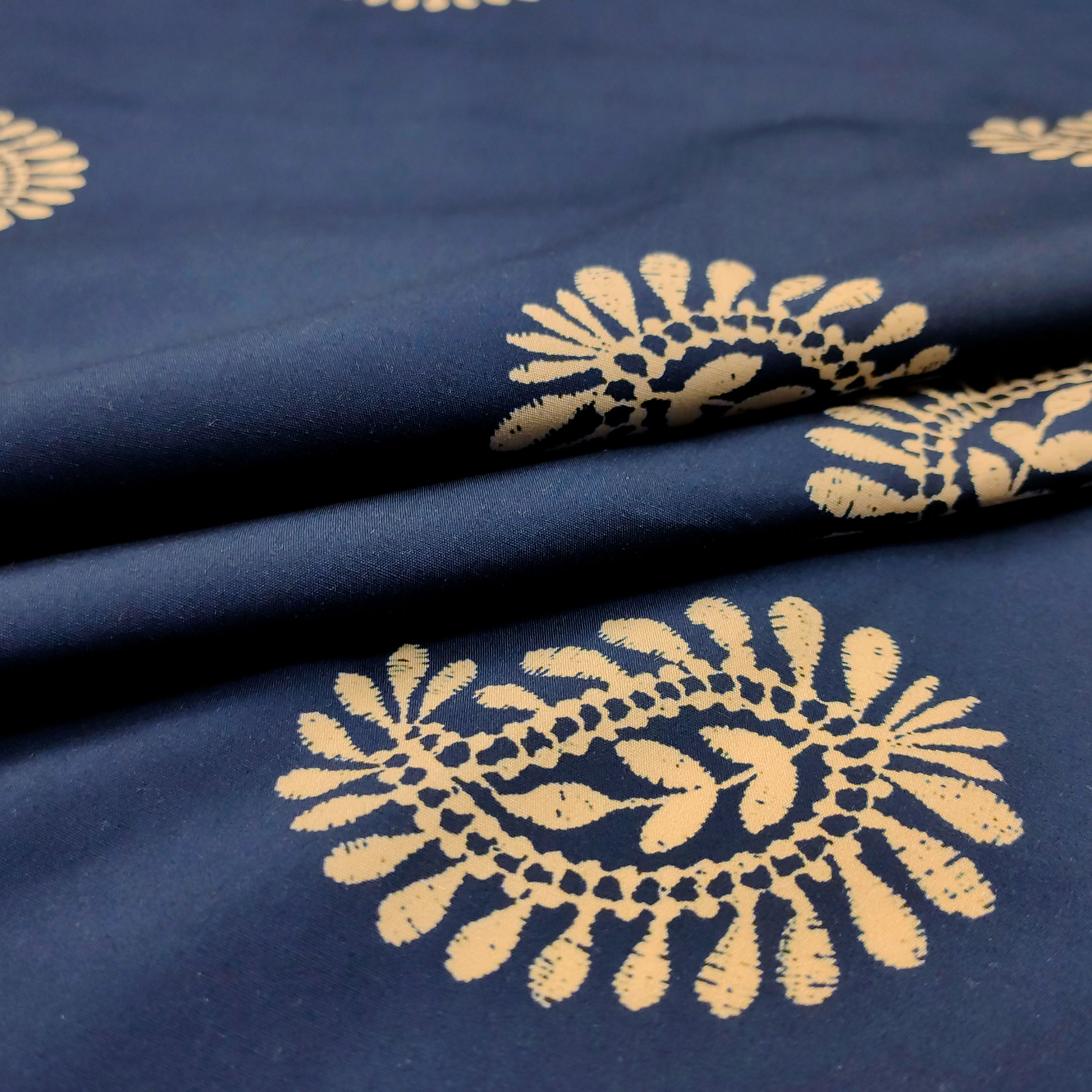Tissu cachemire à motifs de feuilles en viscose Image