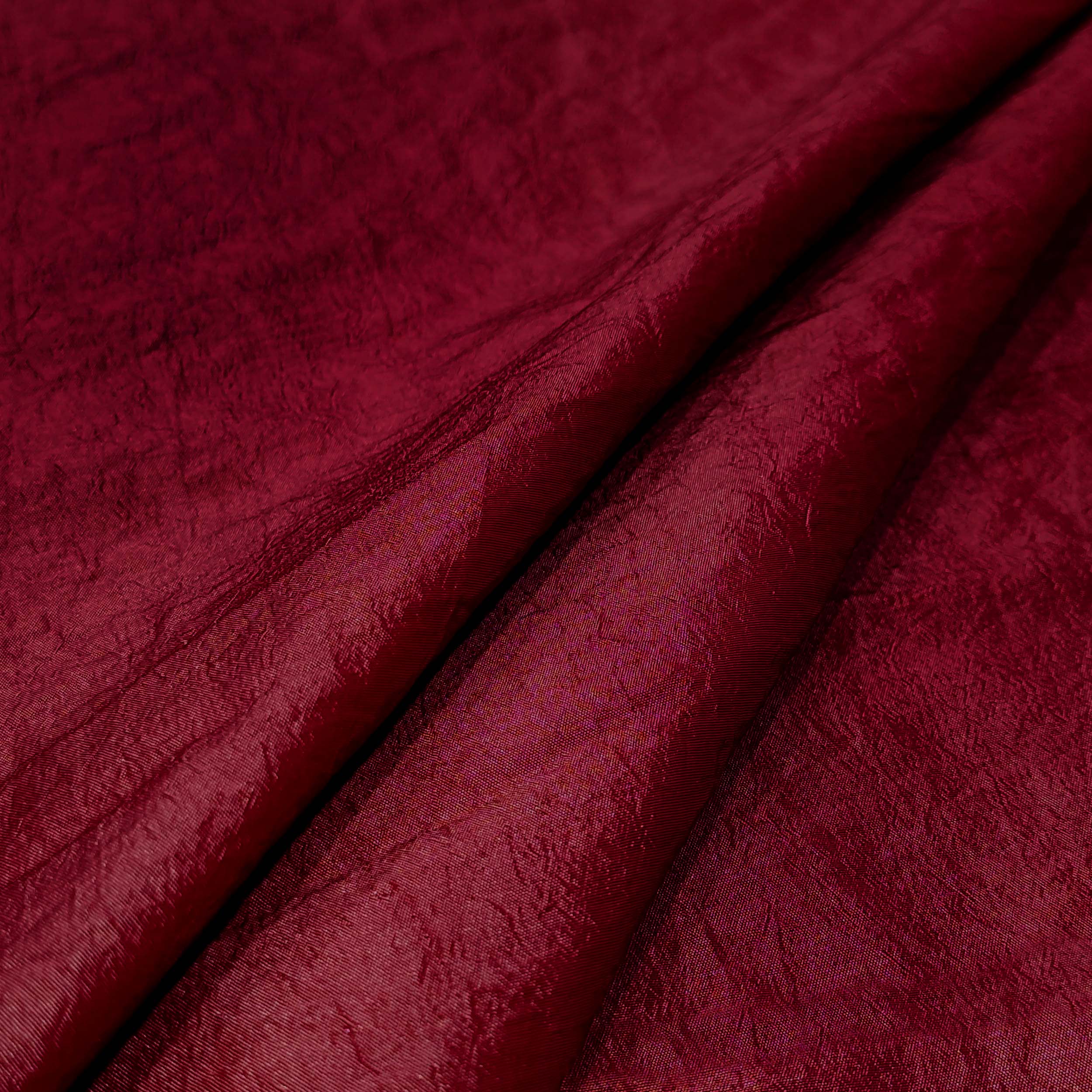 Découpe de taffetas froissé bordeaux 170x150 cm Image