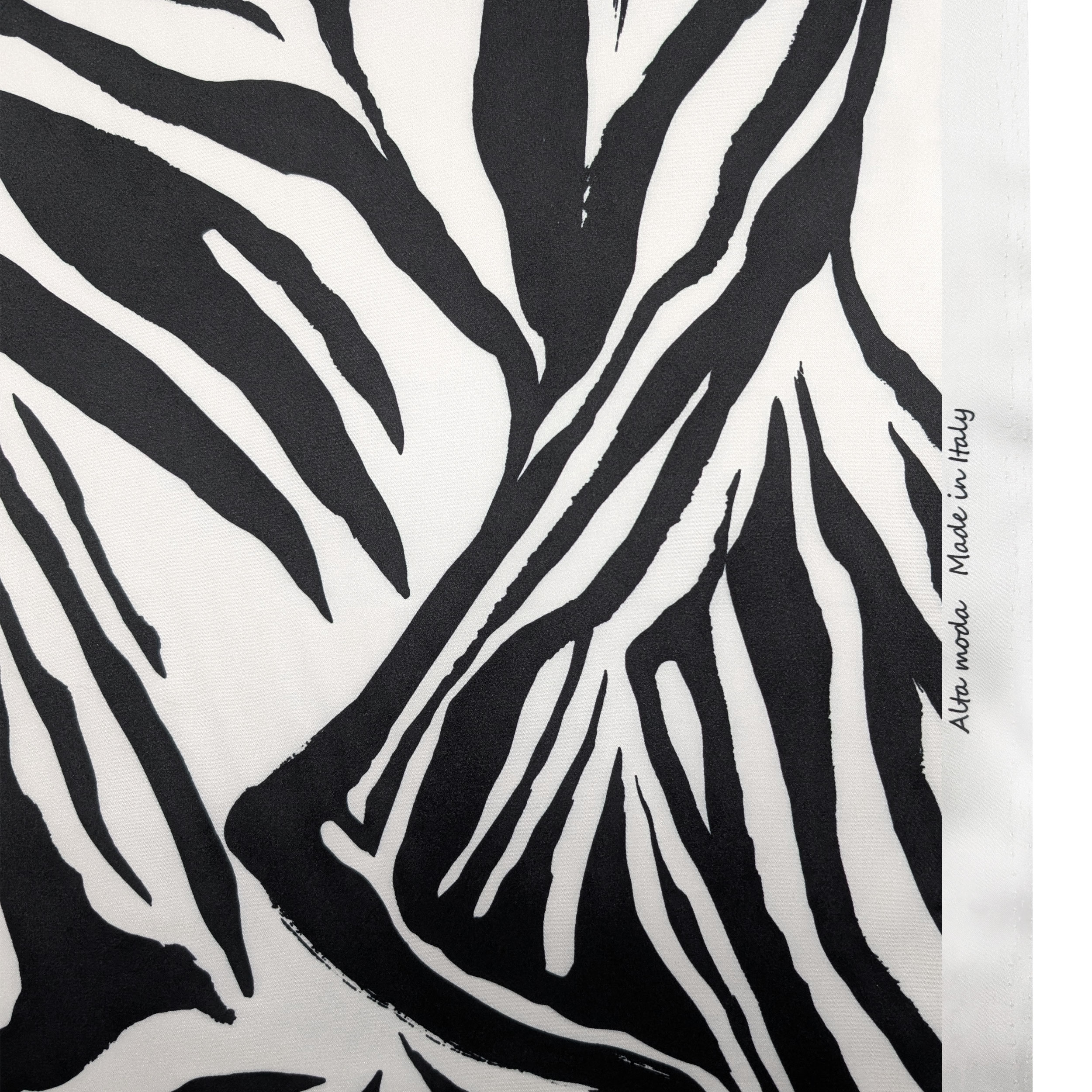 Satin Set High Fashion Zebra Patterned Image
