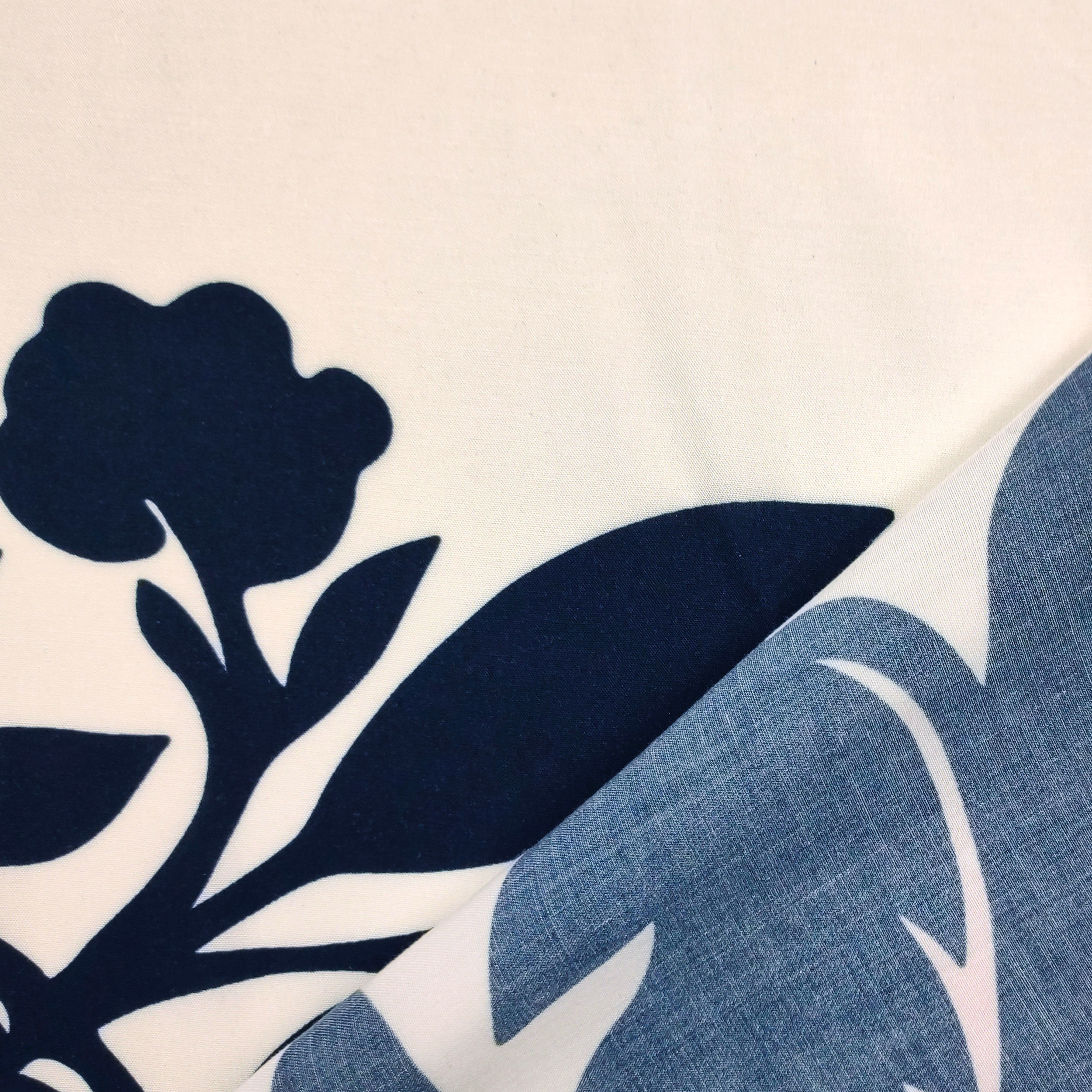 Tissu de coton Arabesc Fantaisie bleue et rouge