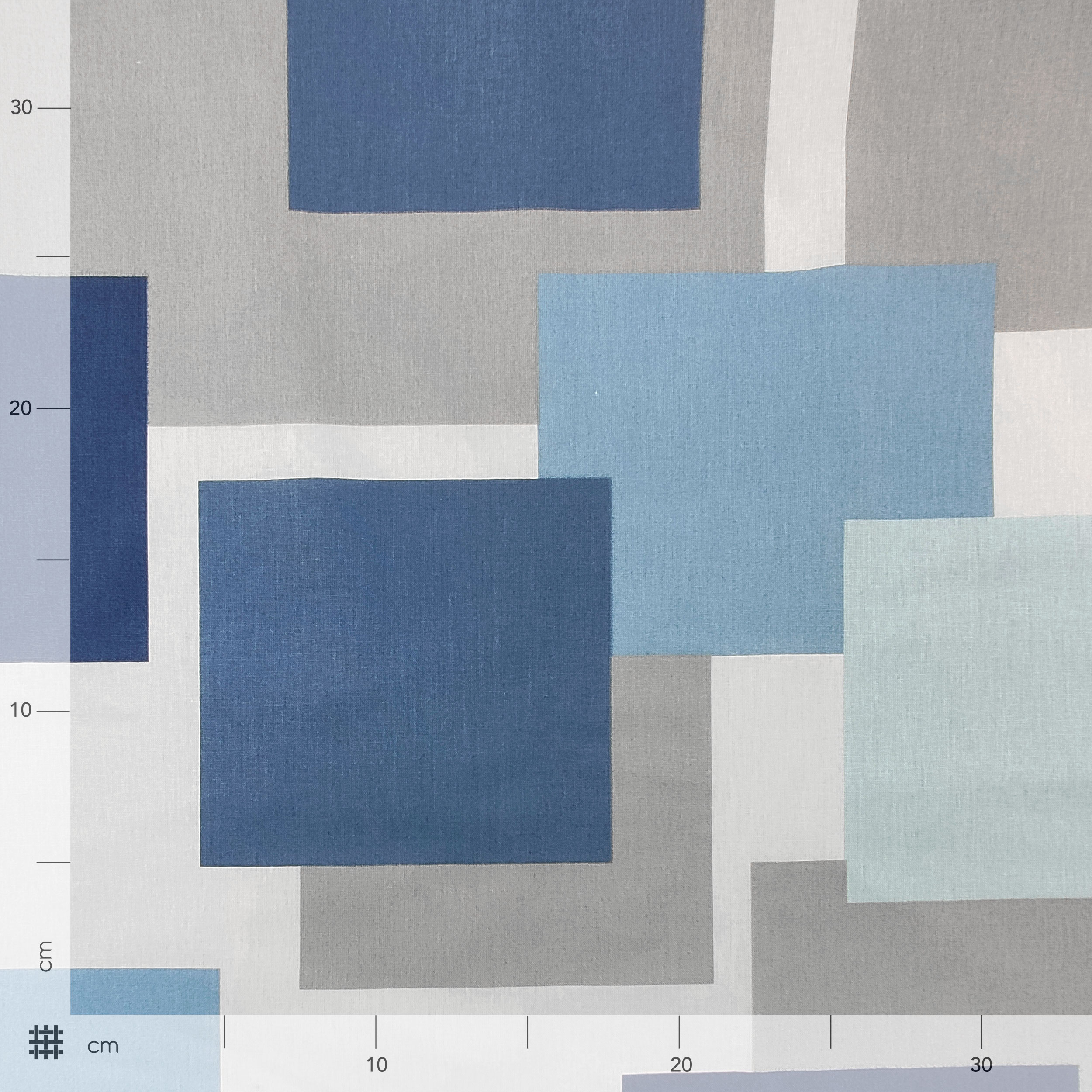 Blau und grau karierter Baumwollstoff