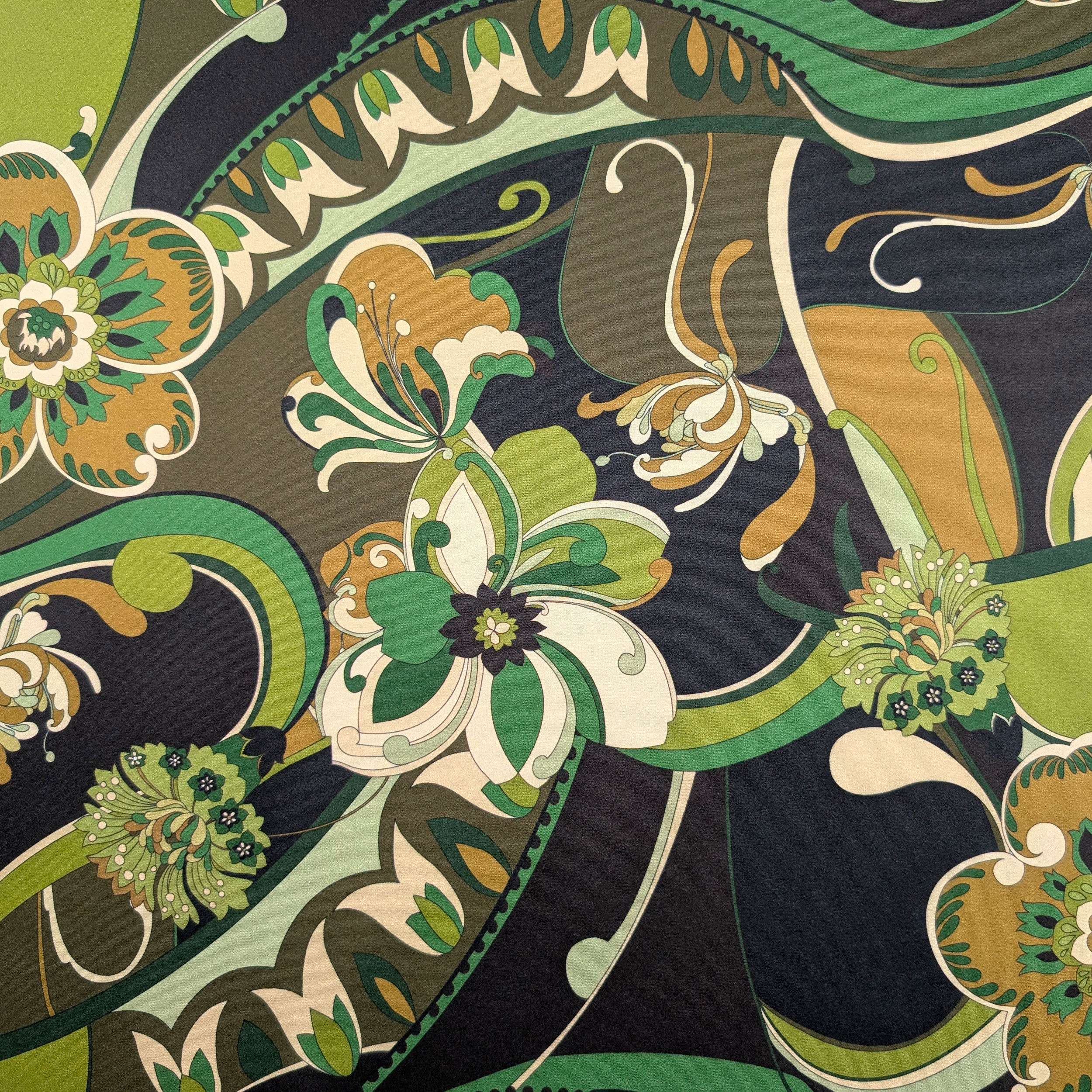 Satin Set High Fashion Abstract Green Flowers Image