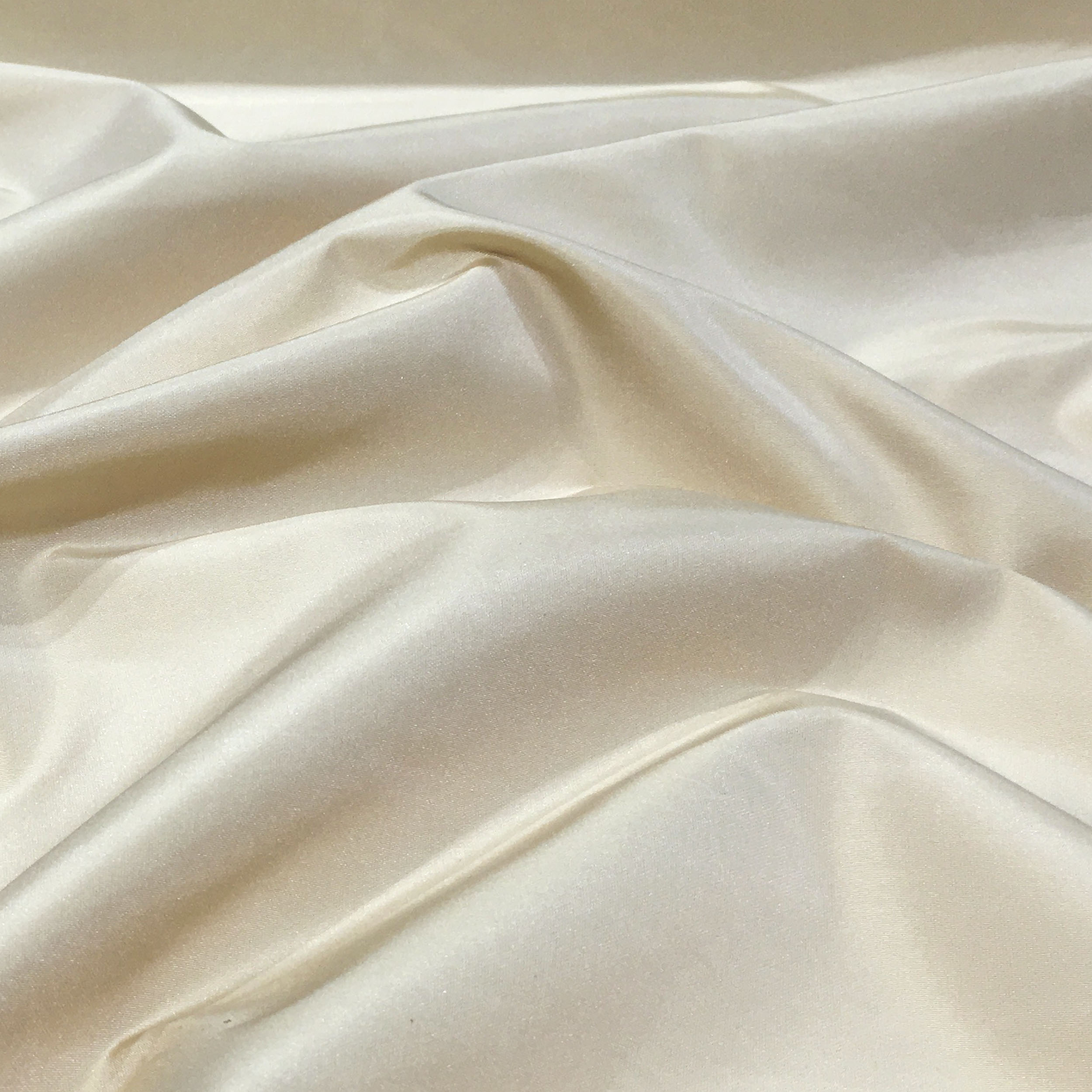 Découpe Taffetas lisse Ivoire 50x150 cm Image