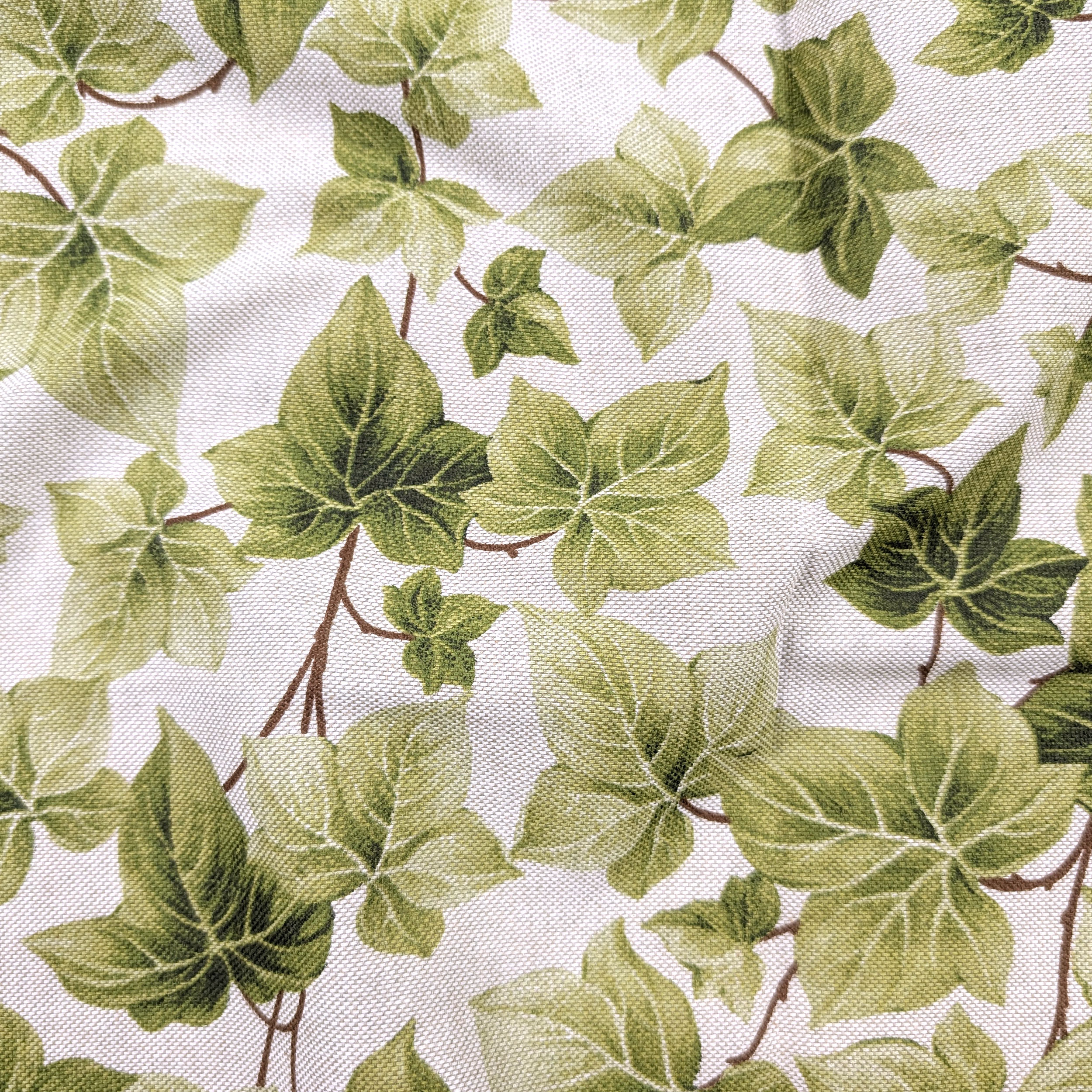 Tablecloth Packed with Ivy Image