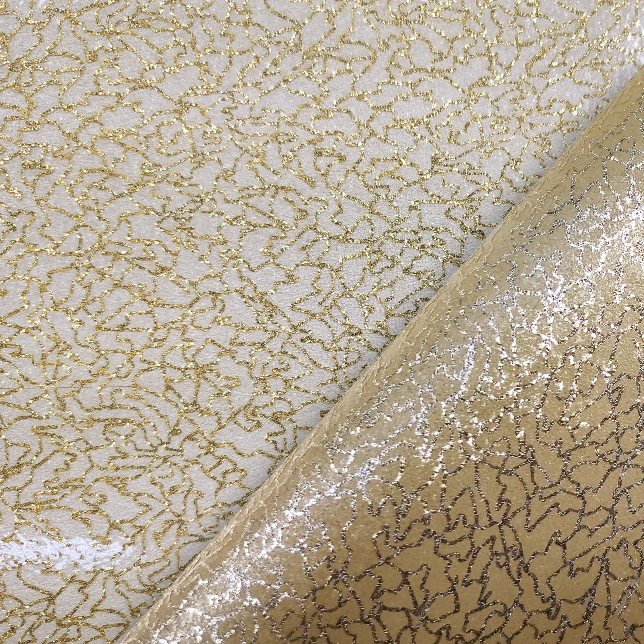 Nappe plastifiée à motifs pailletés or