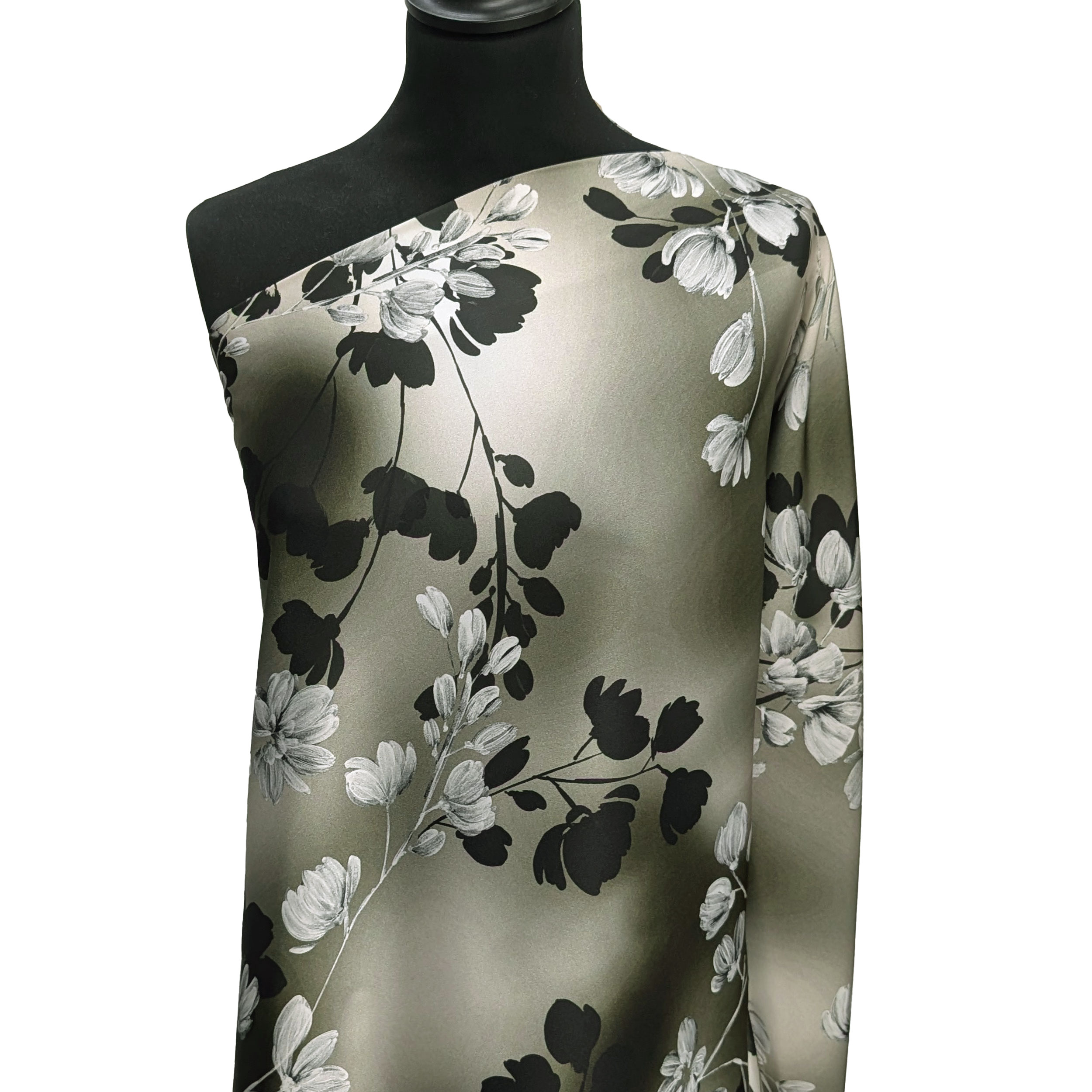 Ensemble de satin haute couture avec fleurs en arrière-plan vert olive Image
