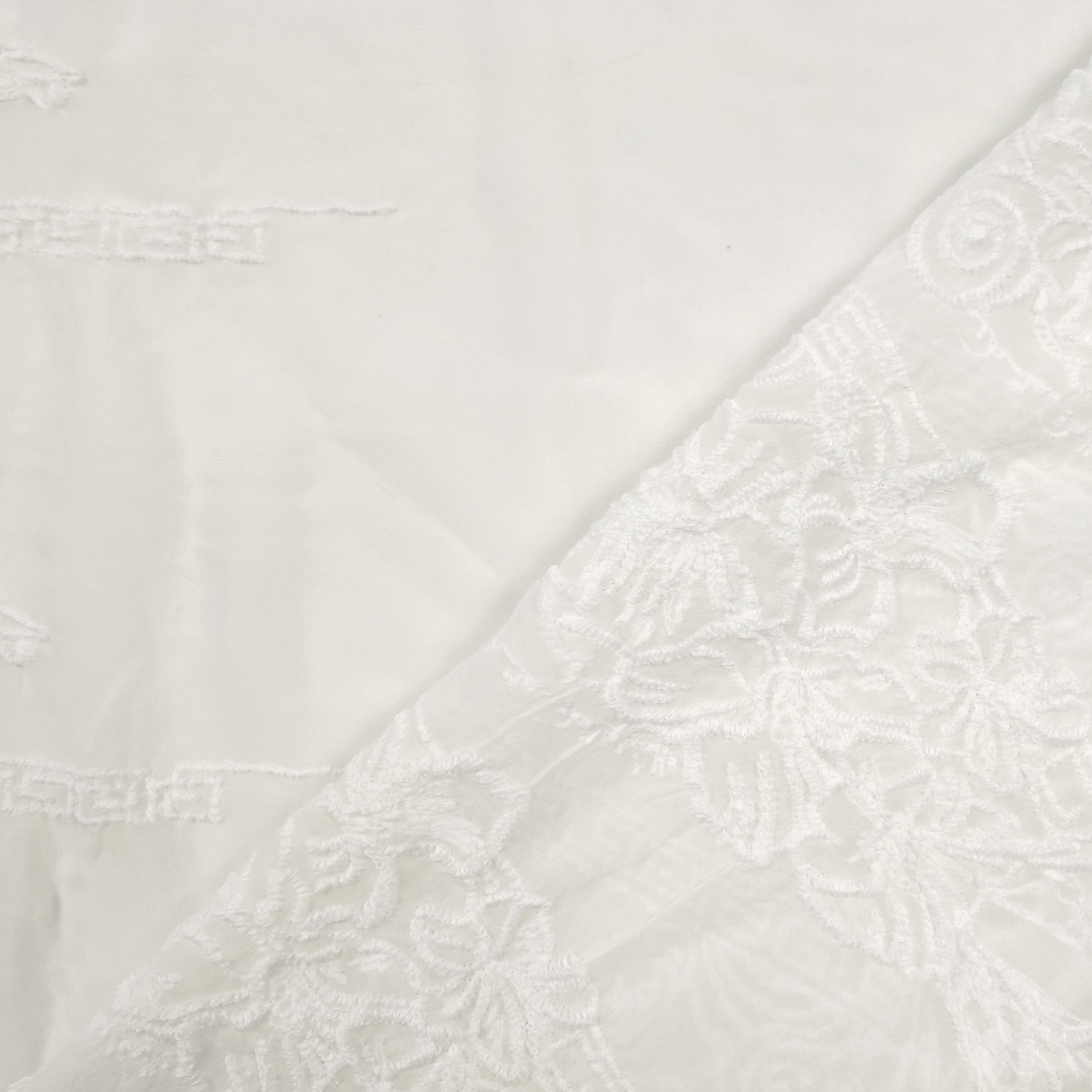Tissu de mousseline brodée Double feston blanc