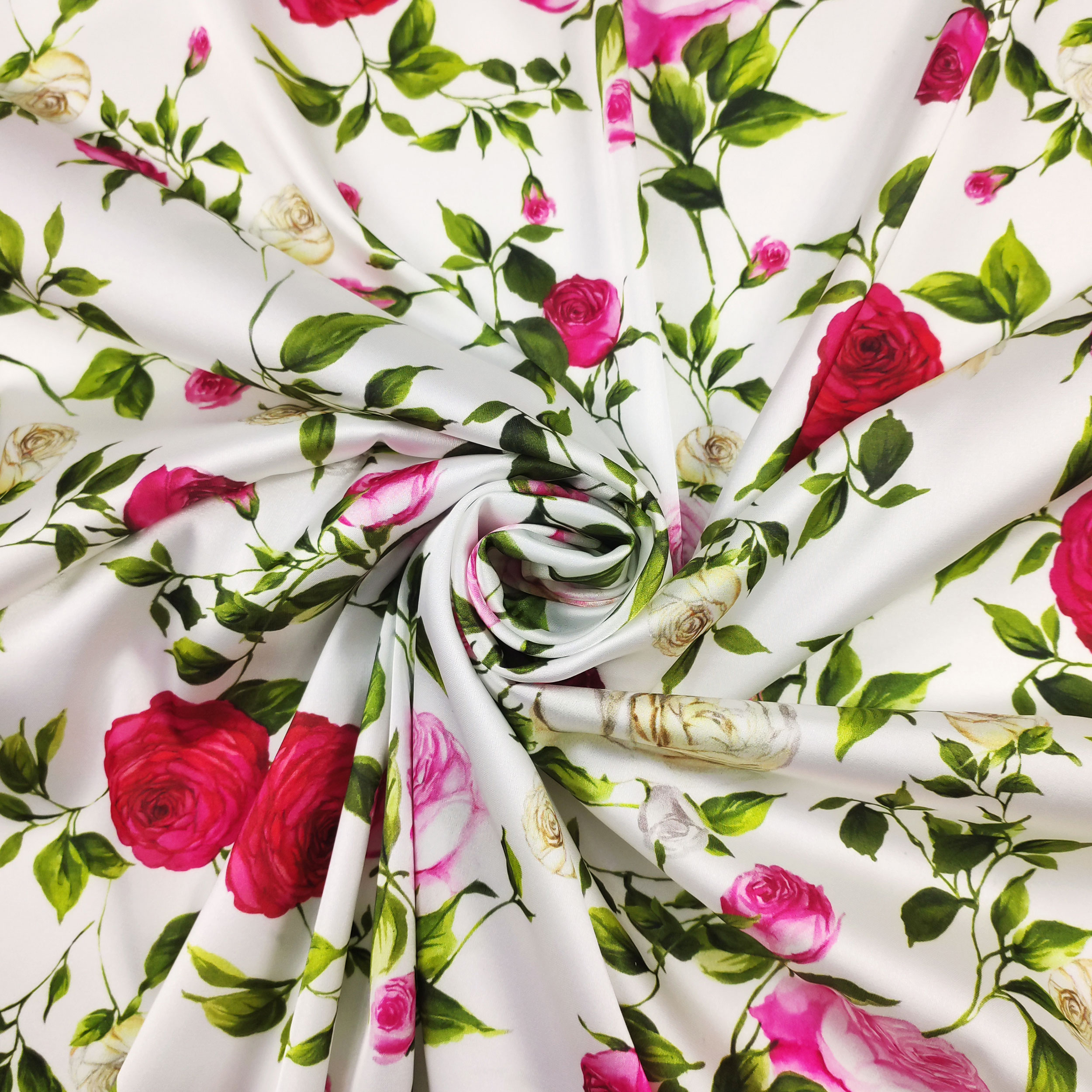 Elasticated Shave Set Rose White Background