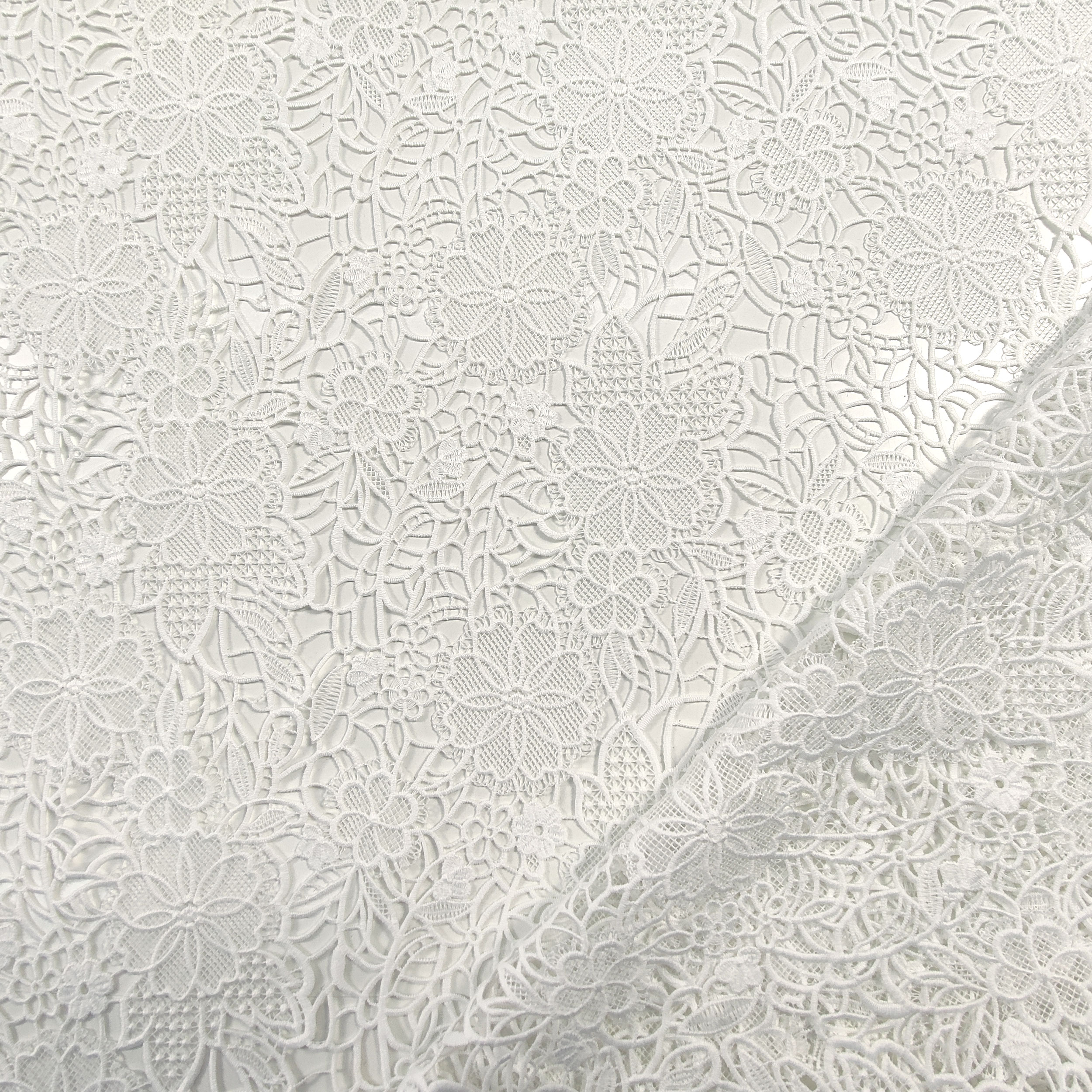 Macramé Bridal Live Cut Floral