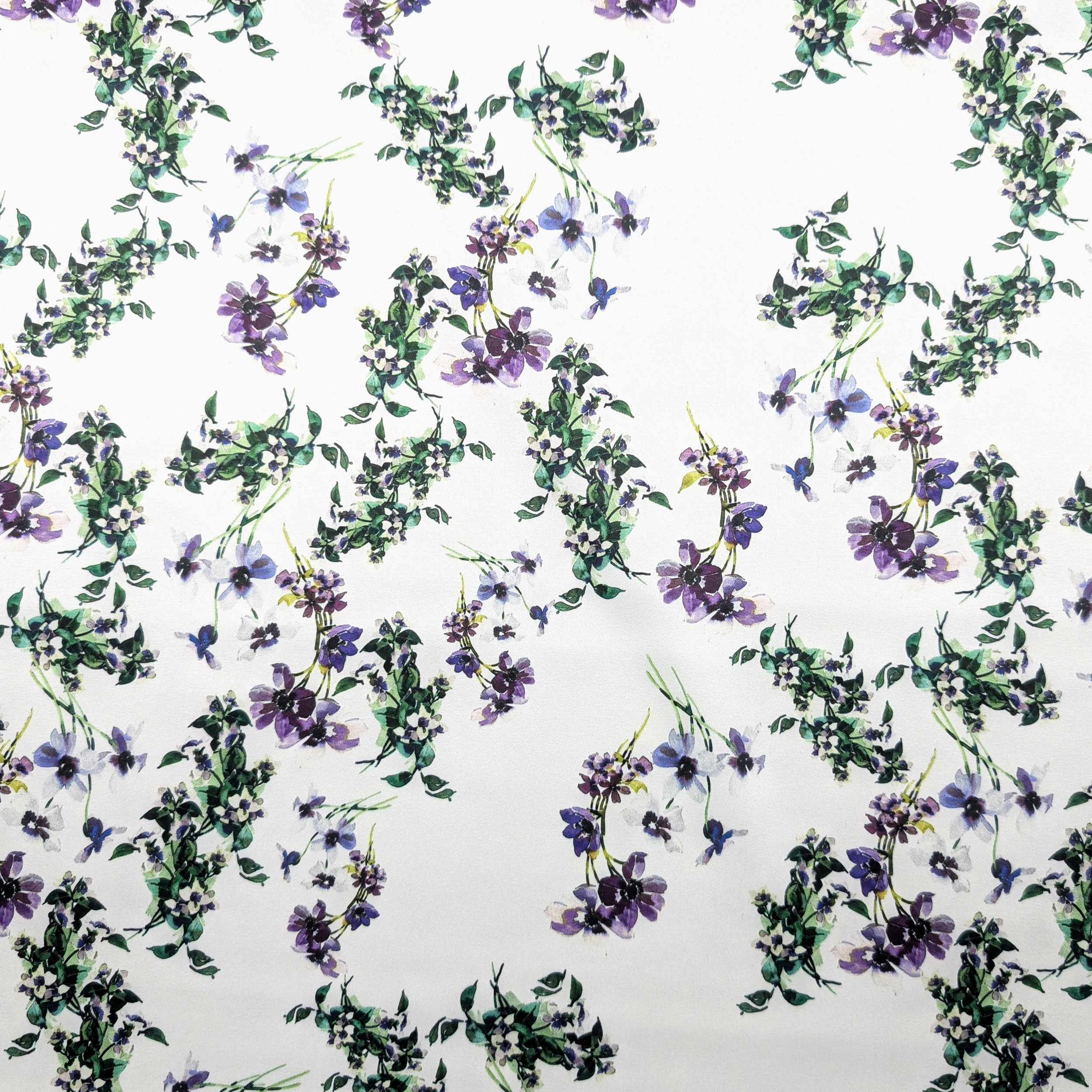 Satin élastique Fleurs lilas Fond blanc Image