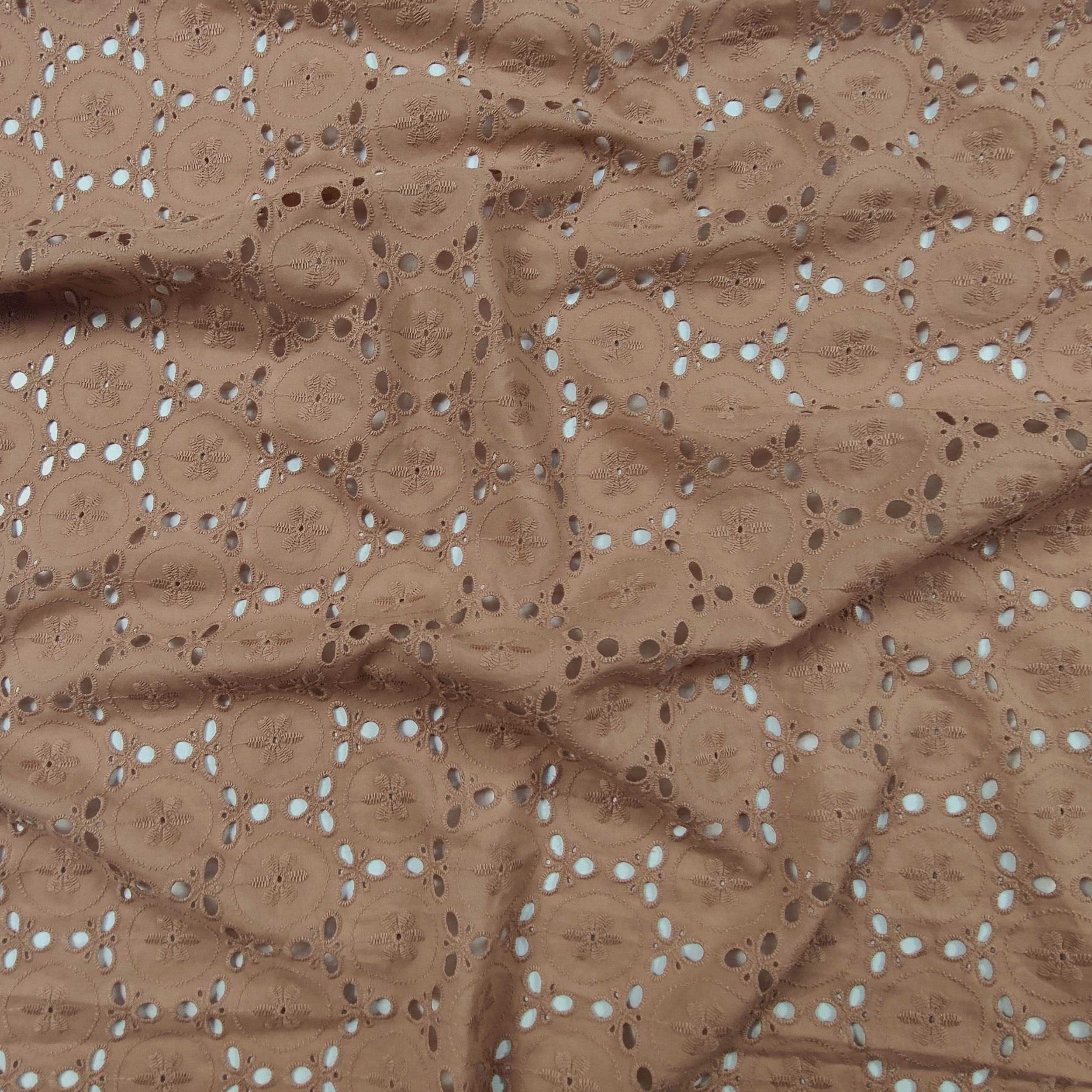 Tejido Sangallo Beige Doble Borde Bordado