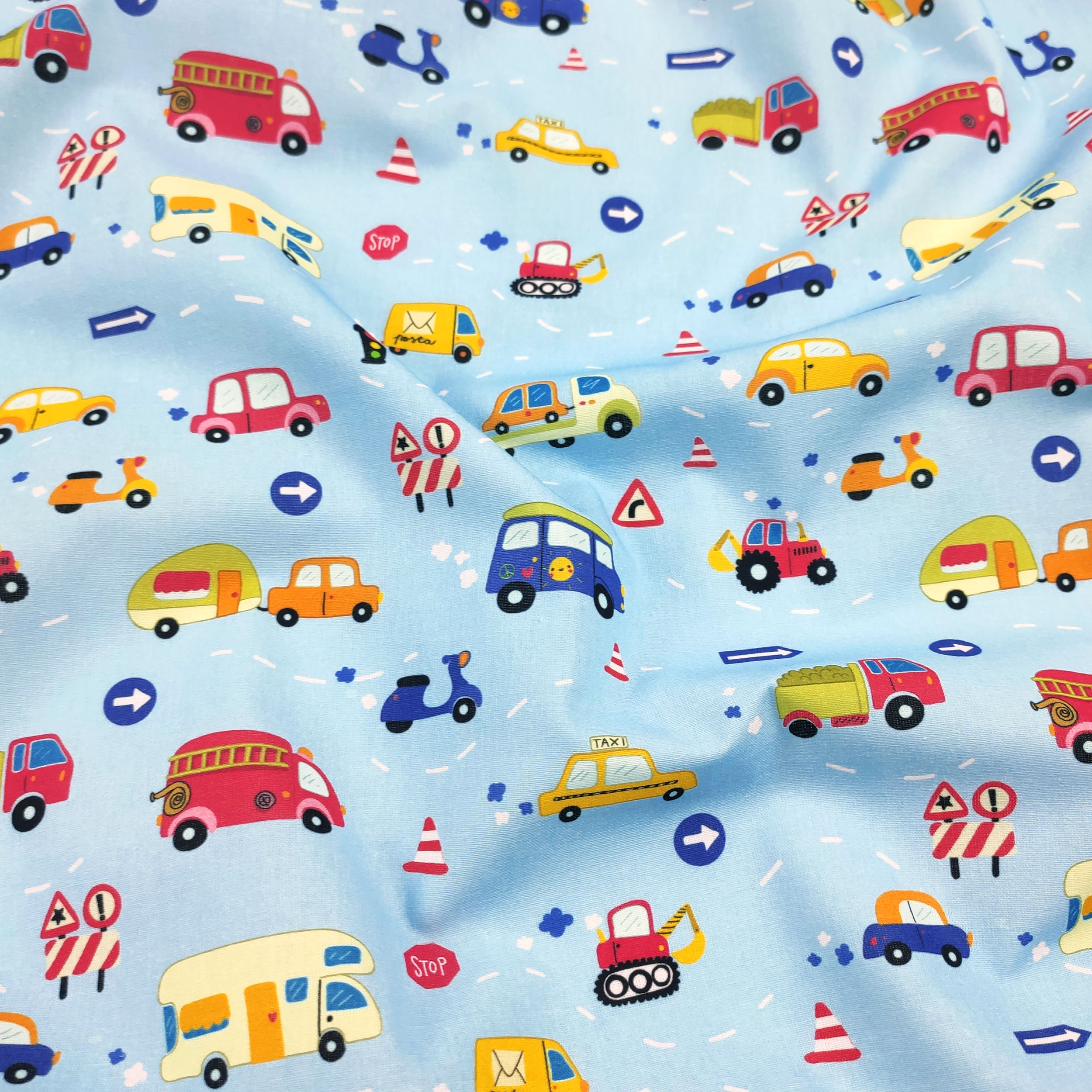 Ritaglio Cotone Macchinine Piccole Sfondo Azzurro 50x150 cm