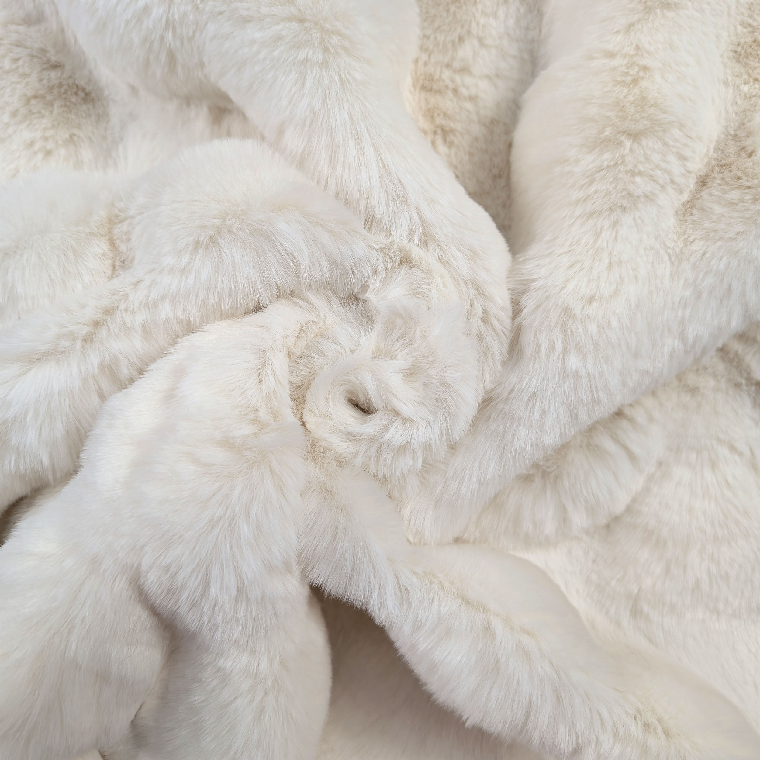 Fur St. Moritz Cream Image