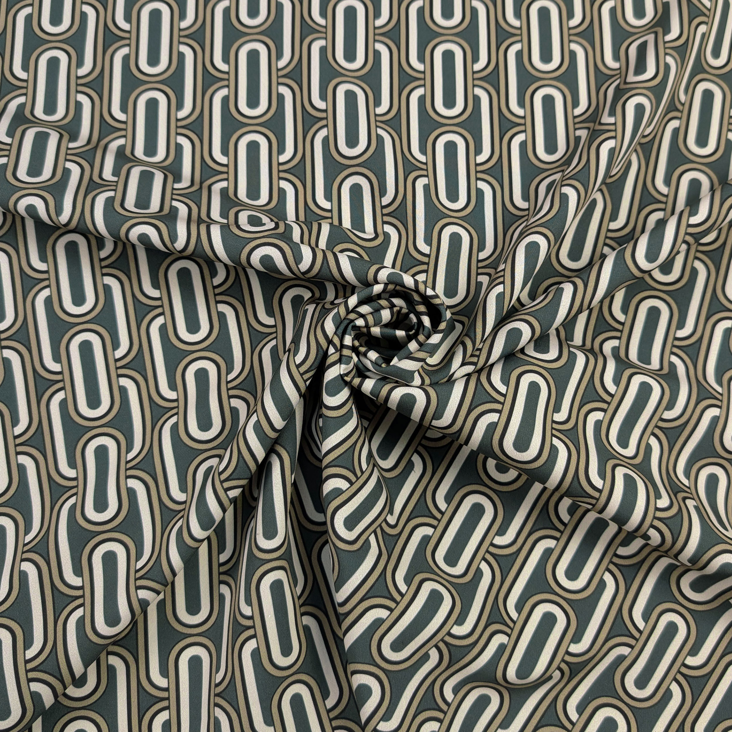 Cutout Comfort Geometric Pattern Lead Grey 70x145 cm Image