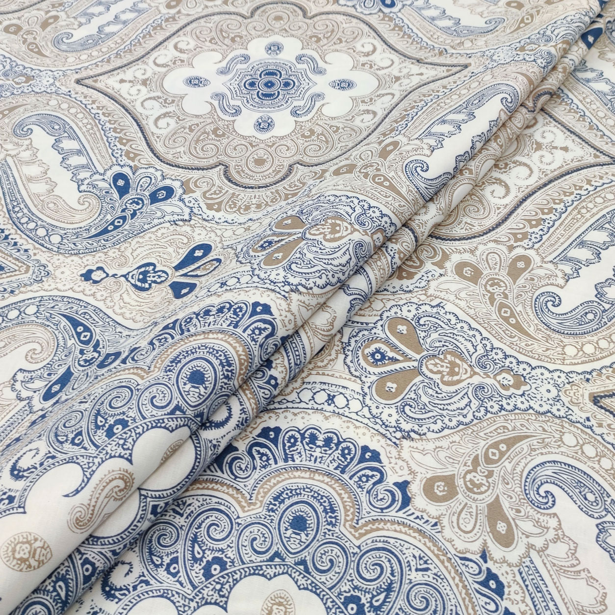 cotone-da-lenzuolo-damascato-blu-e-beige