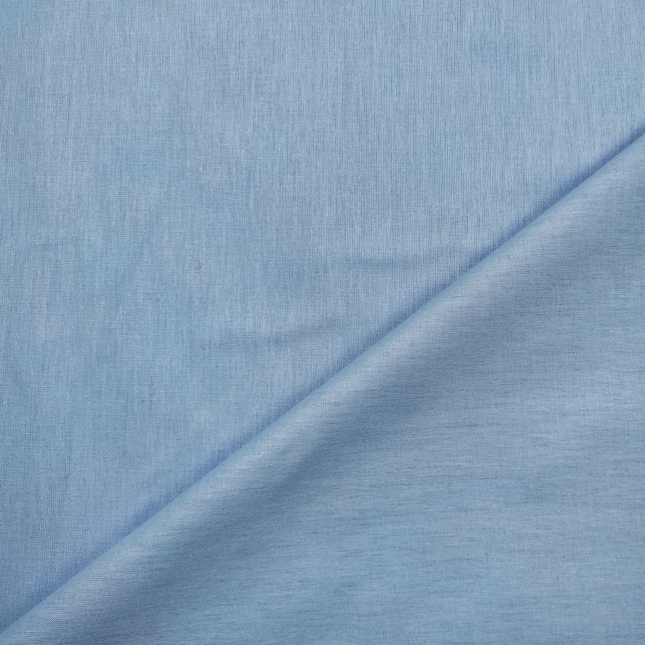tessuto-cotone-lenzuolo-azzurro