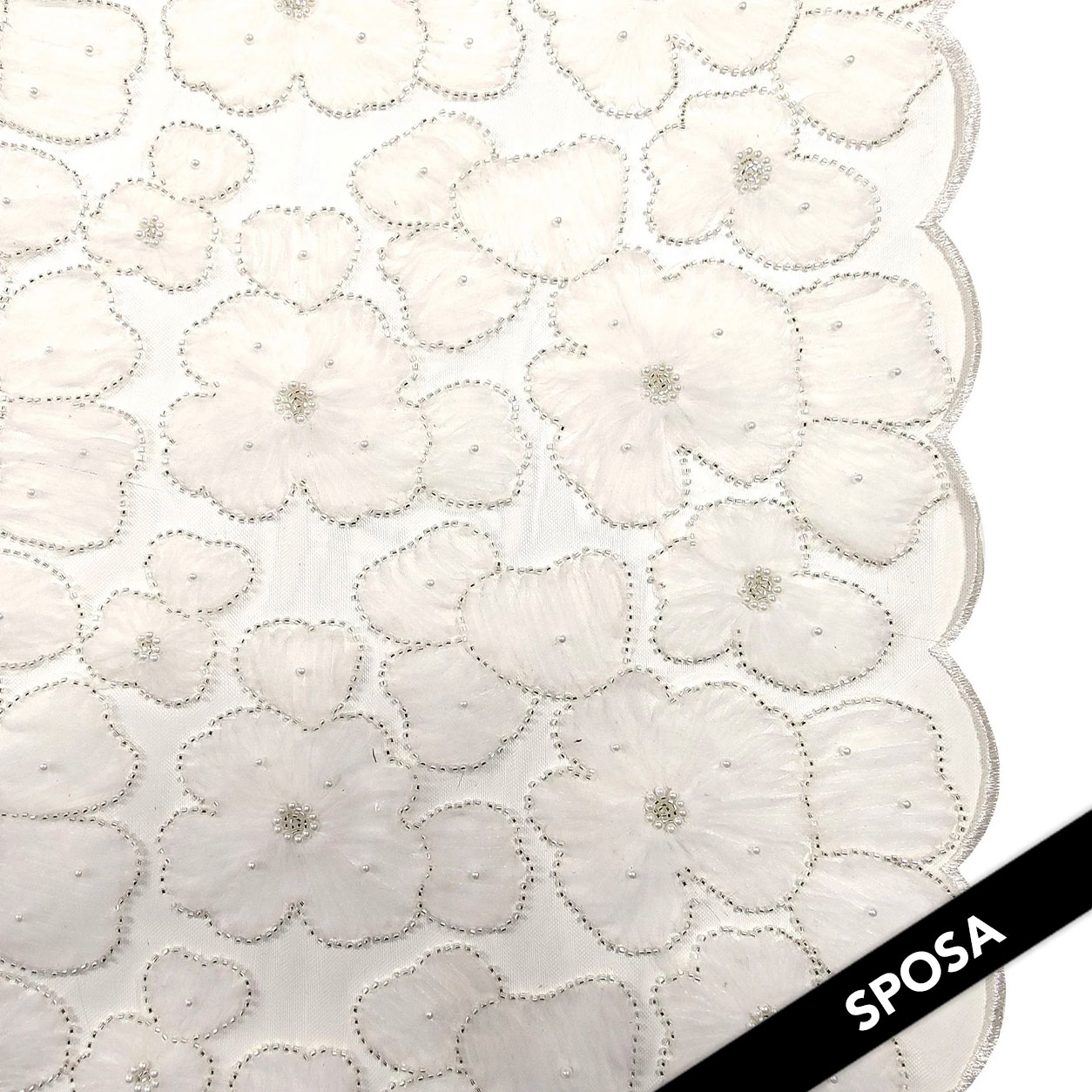 Tulle de mariée blanc broderie florale pierres