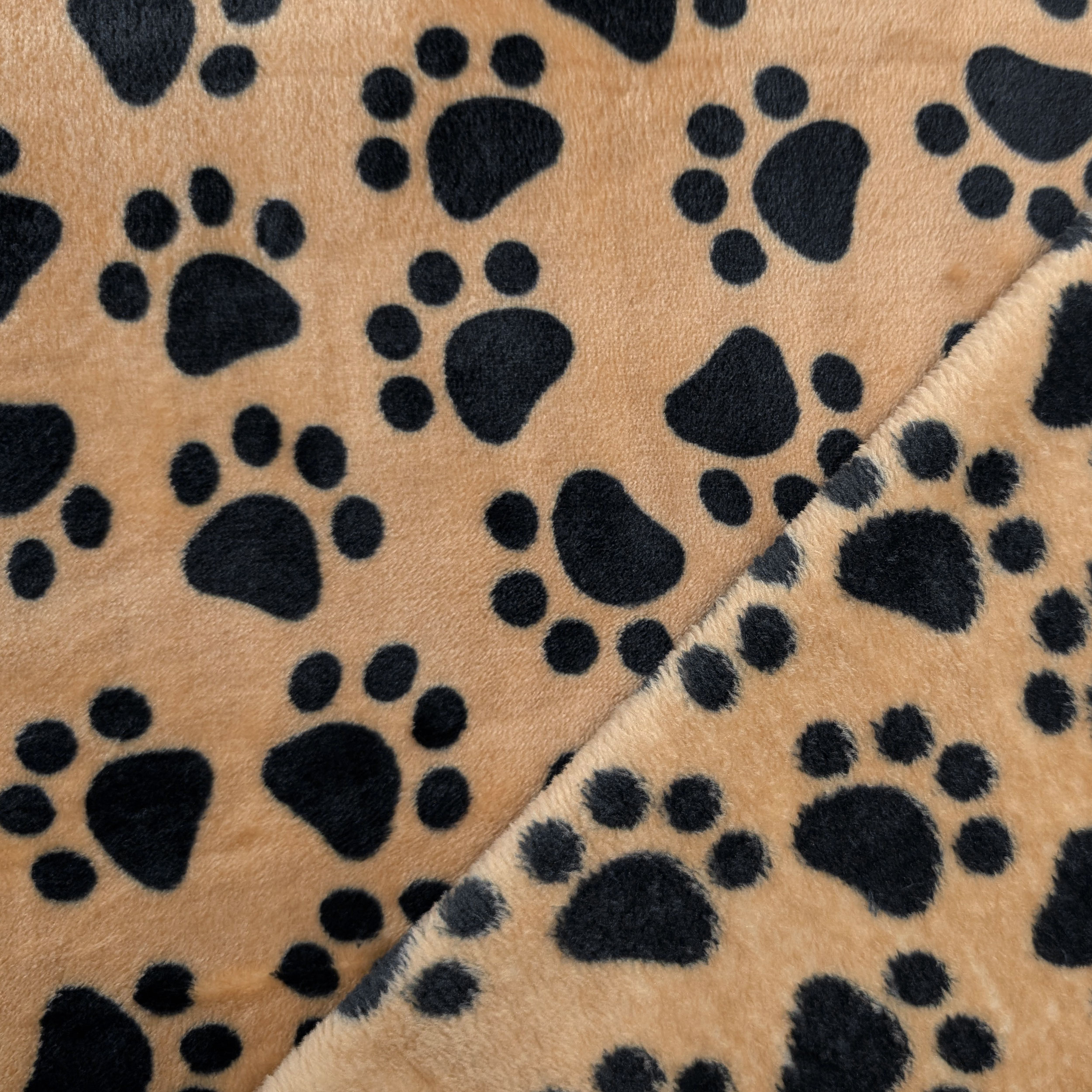 Cashmere Hand Fleece Black Biscuit Background Image