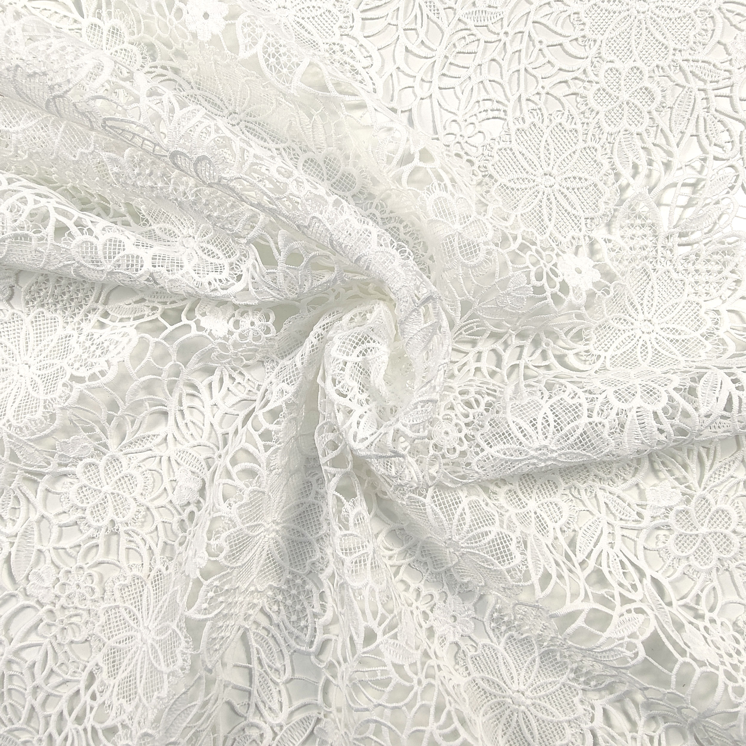 Macramé Bridal Live Cut Floral