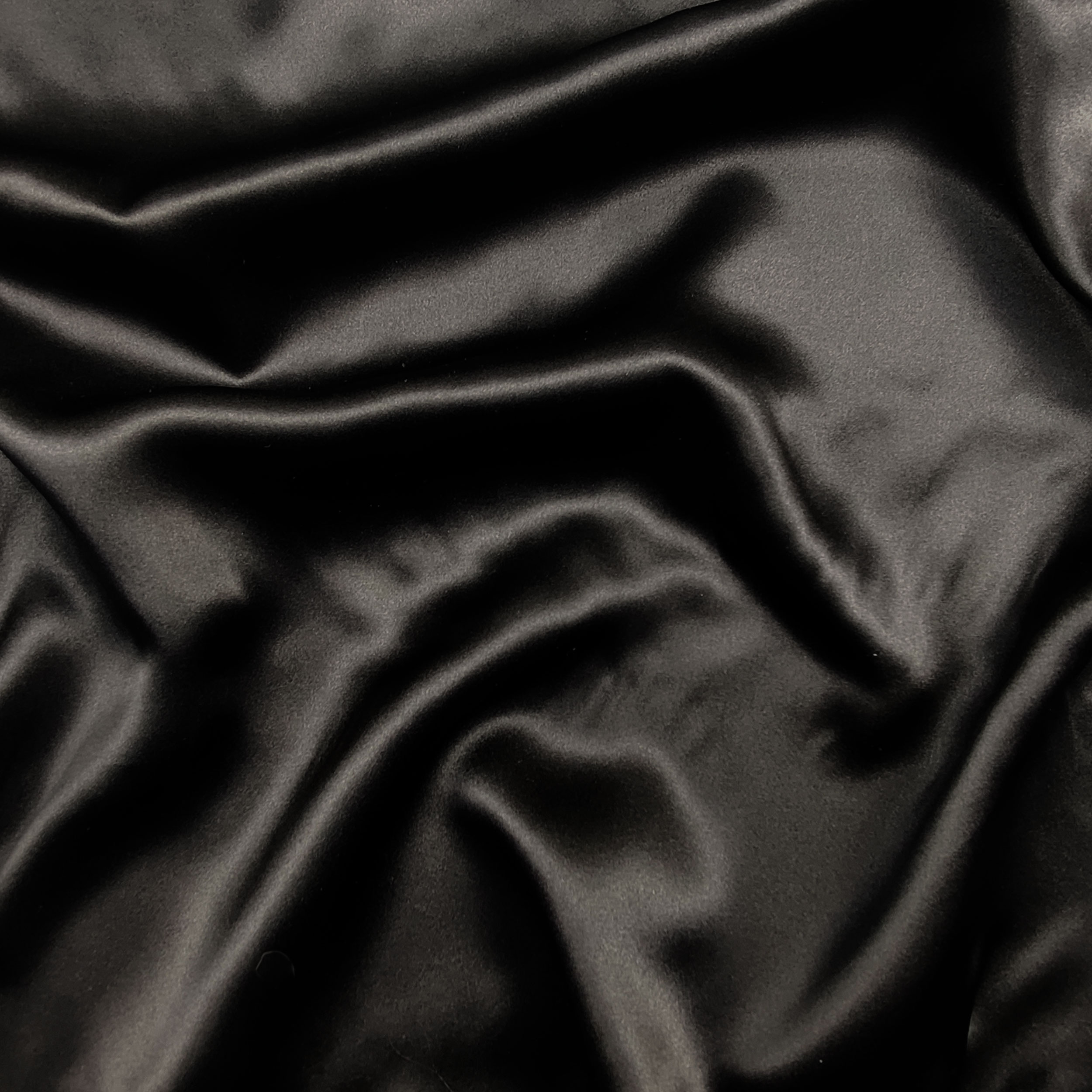 Tissu de satin de soie pure noir