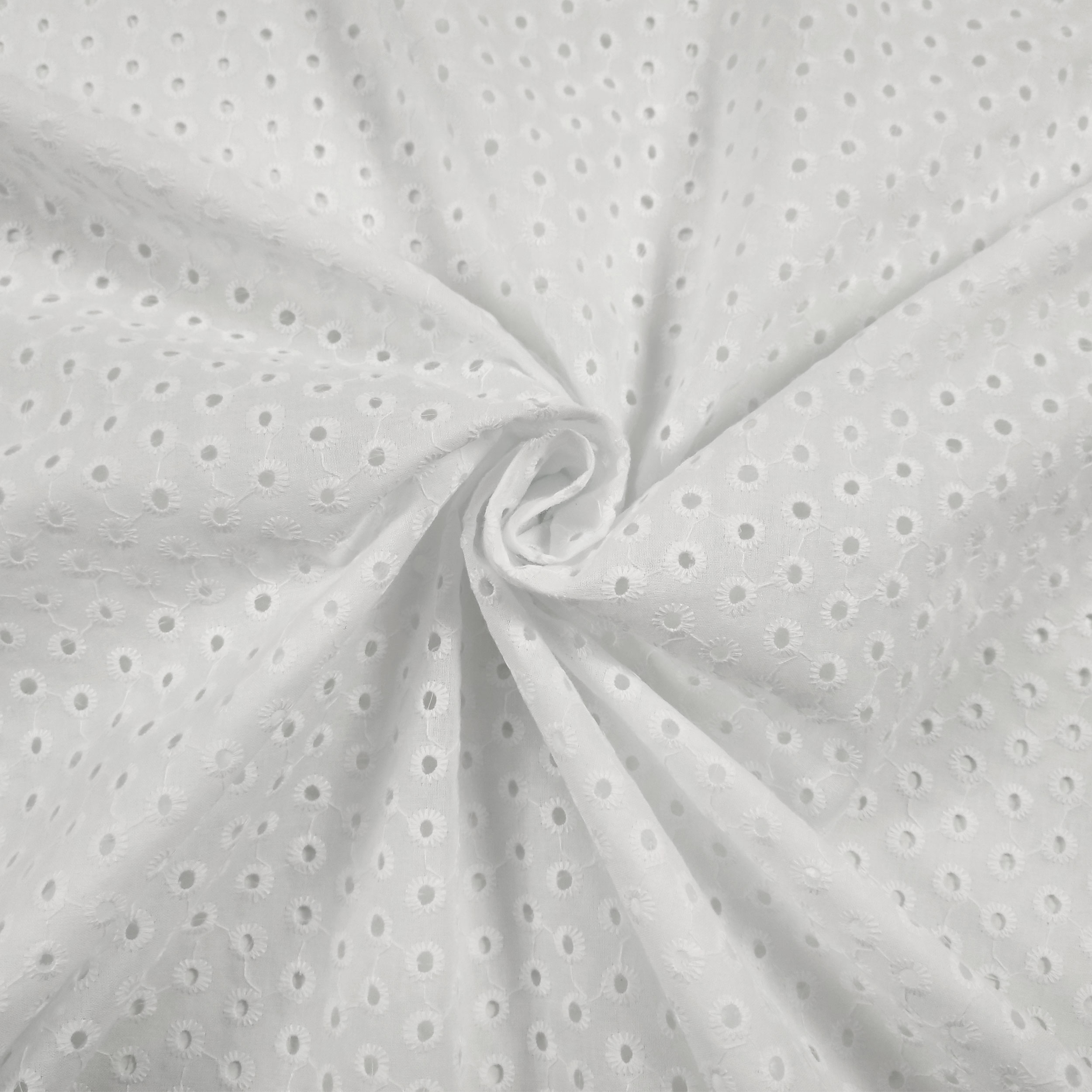 White Cotton Sangallo Mini Daisies Image