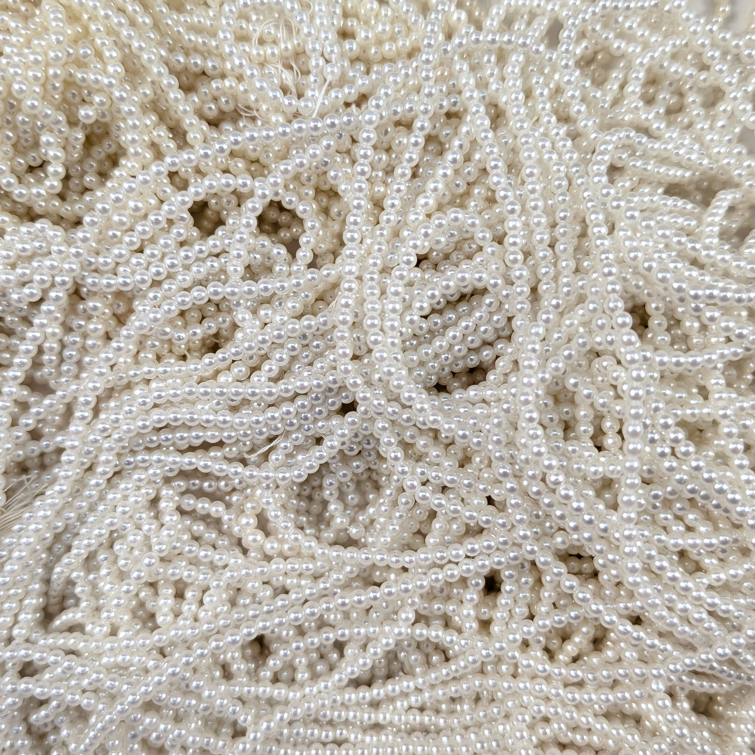 Perlenkette aus Perlmuttperlen Ø 0,3 cm Image