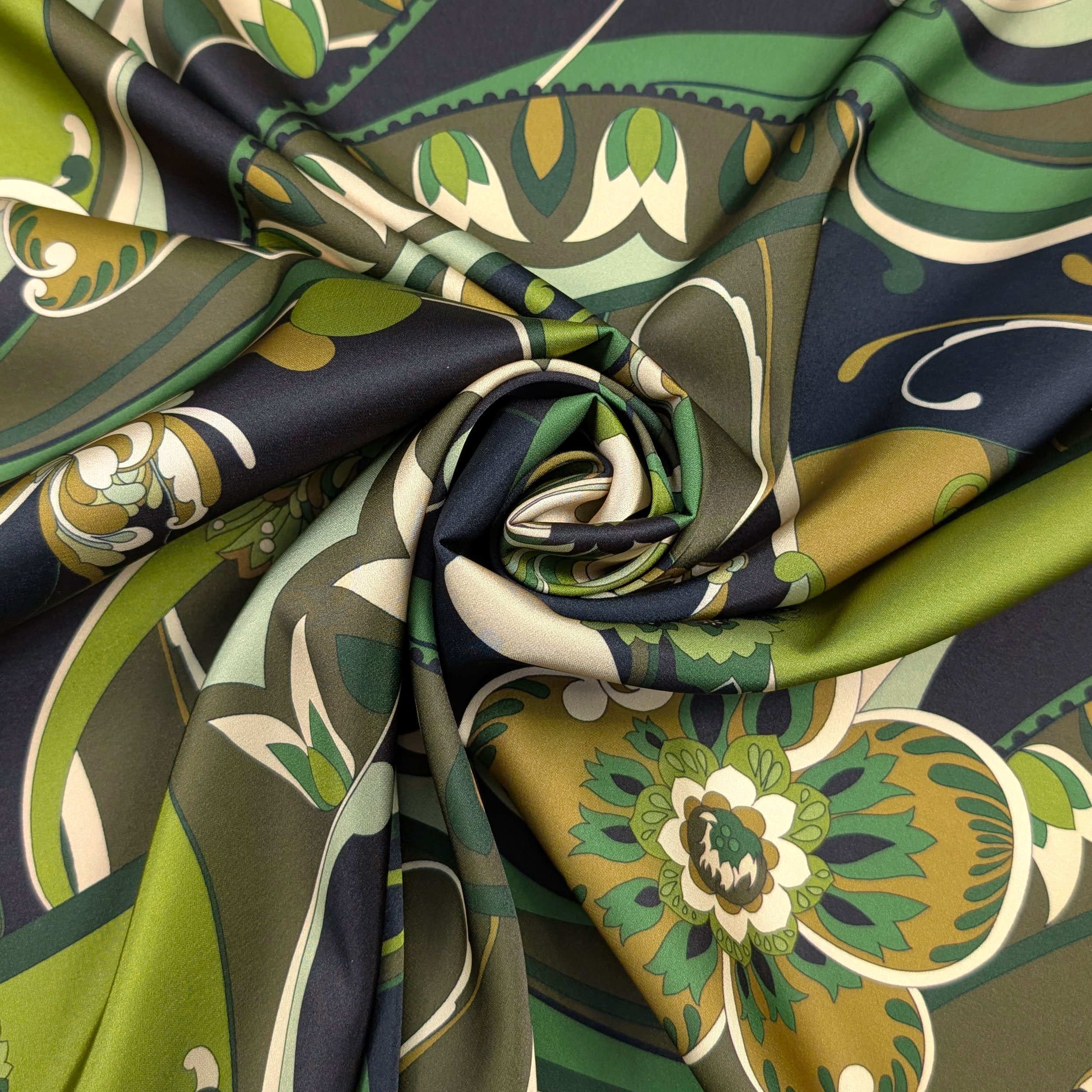Satin Set High Fashion Abstract Green Flowers Image