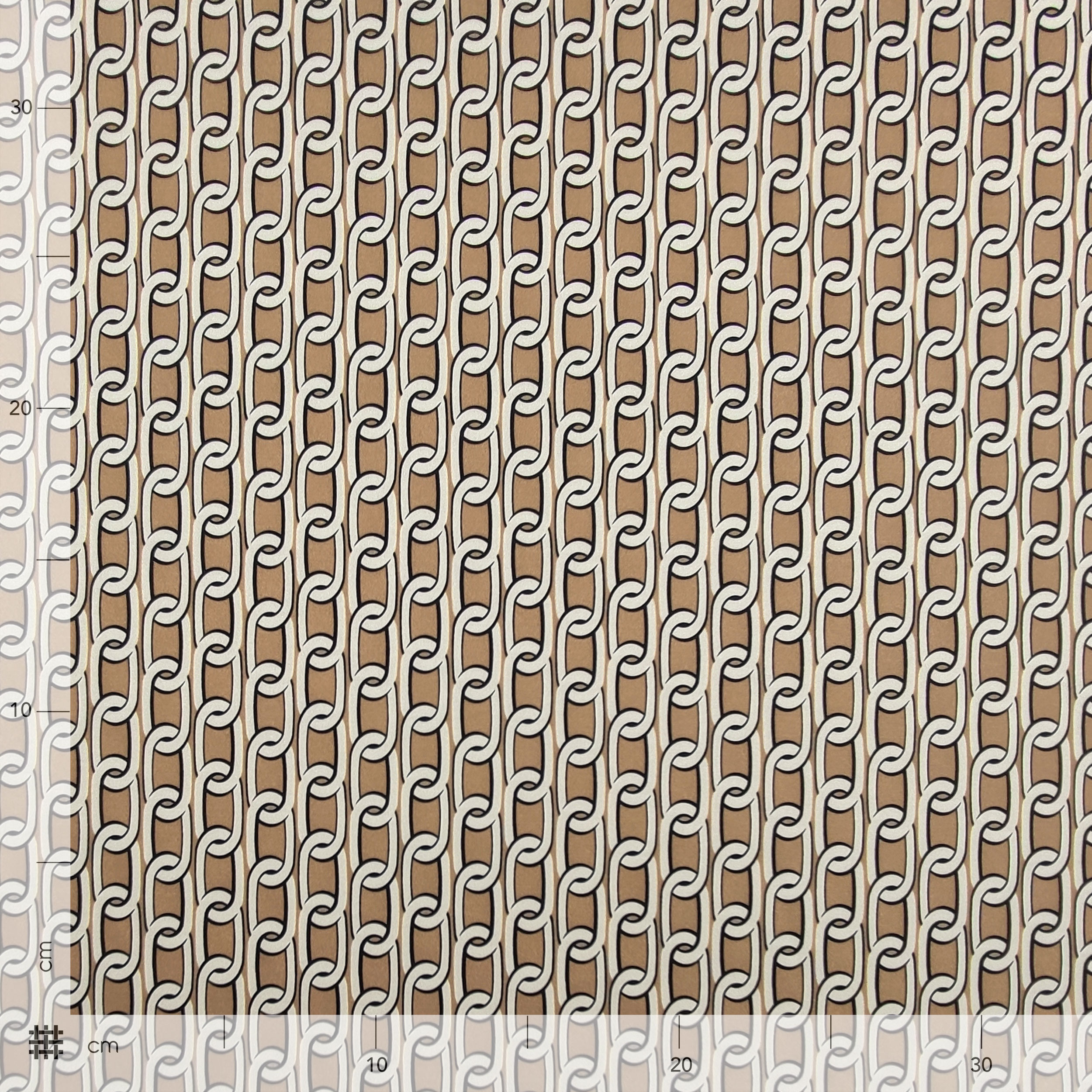 Satin Set High Fashion Small Chains Beige Background