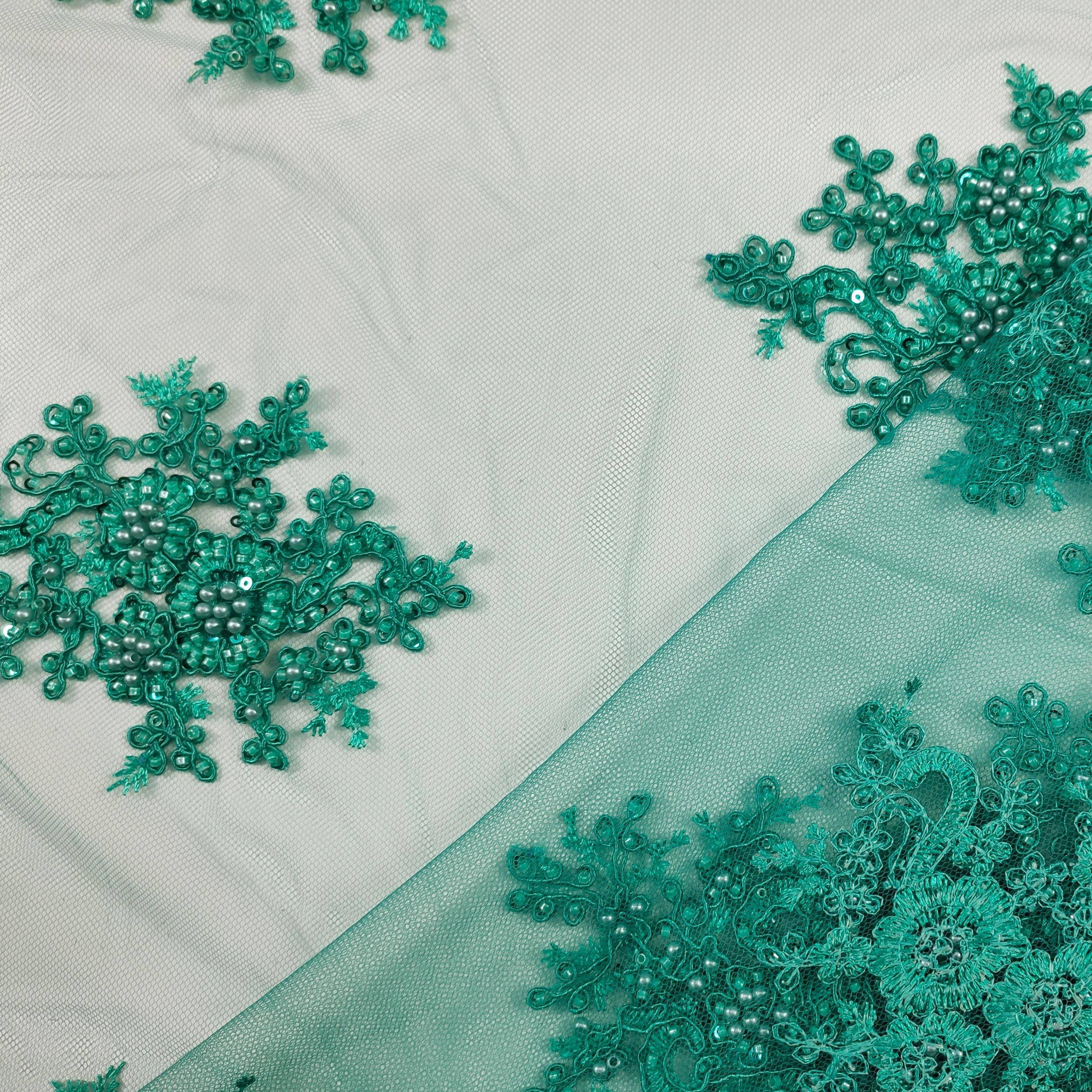 Tulle brodé de perles Lux Emerald Green