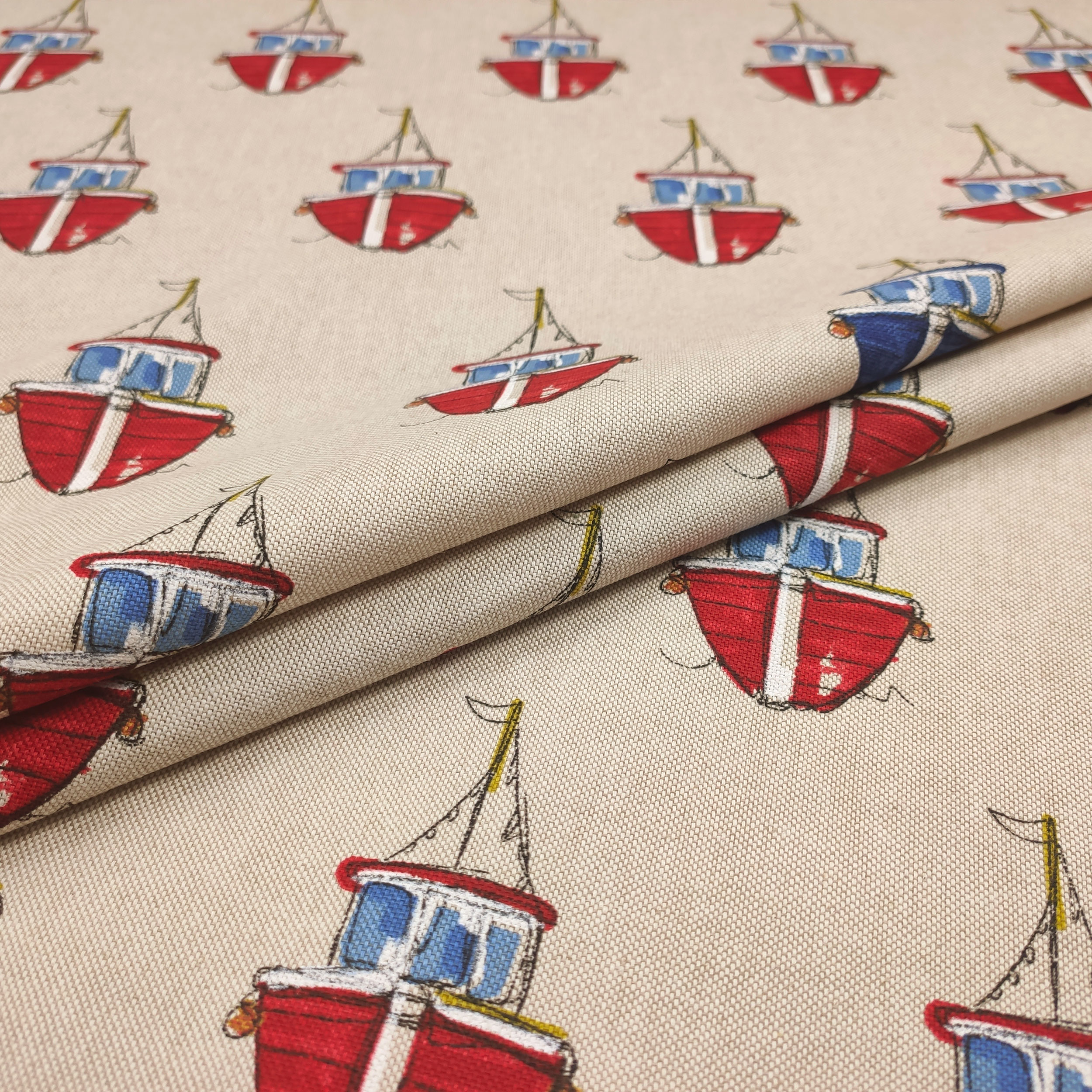 Panama Cotton Mix Red and Blue Boats Fantasy (mélange de coton panaméen et de bateaux rouges et bleus) Image