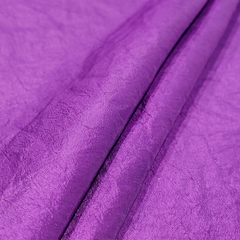 Découpe de taffetas froissé violet 100x150cm Image