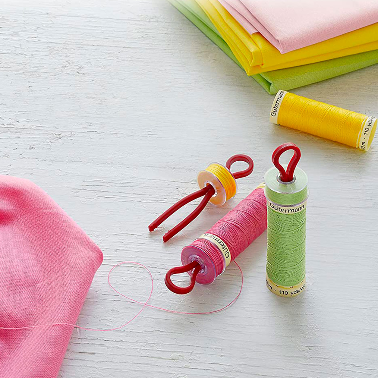 Gutermann Captador de Monos 10 Bobinas con 10 Portabobinas