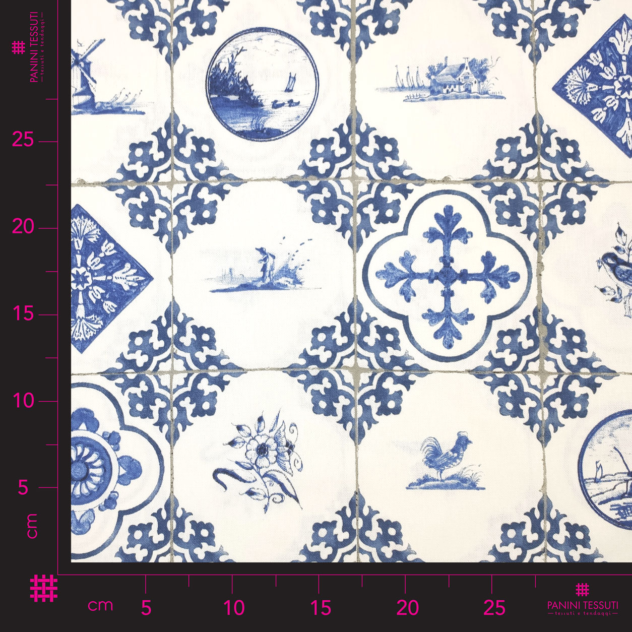tessuto-misto-cotone-piastrelle-con-decori-blu
