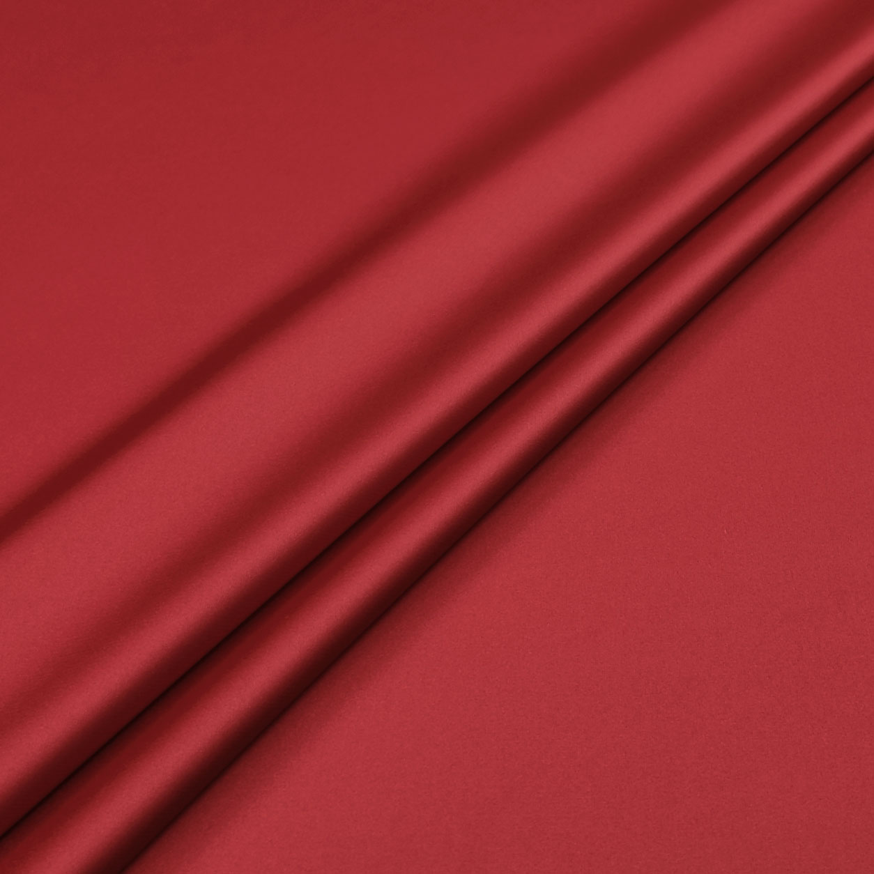 rasetto-effetto-seta-rosso-dettaglio