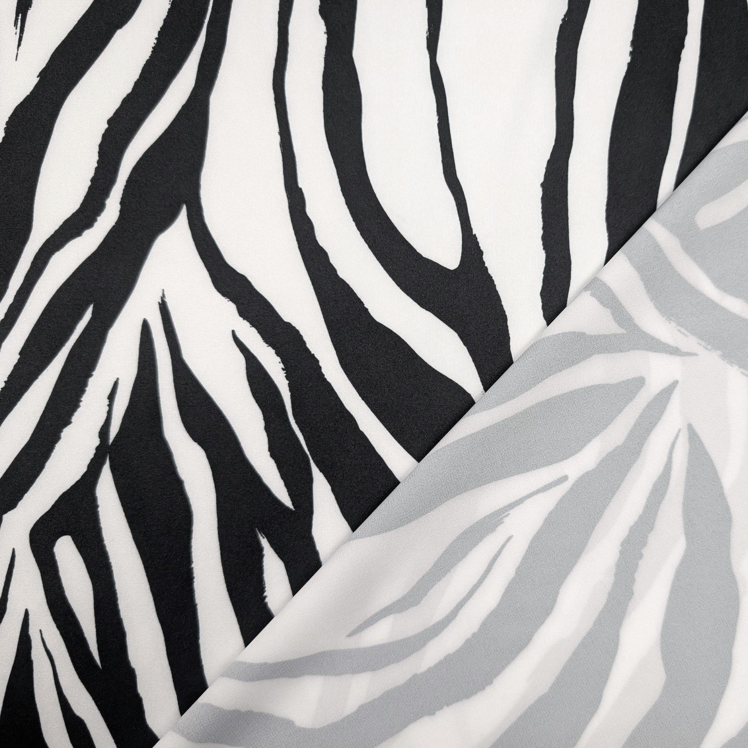 Satin Set High Fashion Zebra Patterned Image