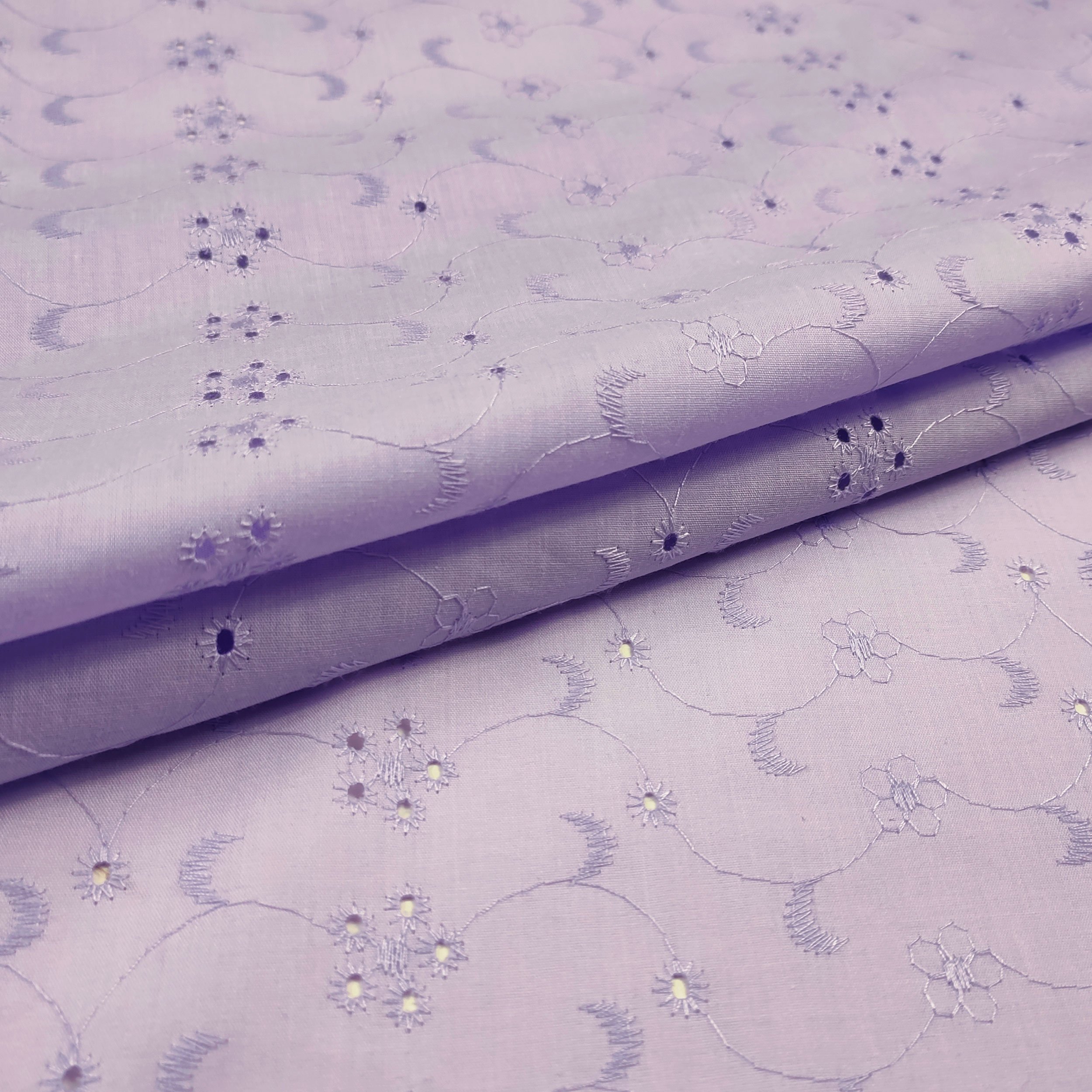 Tissu Sangallo festonné de couleur unie 2