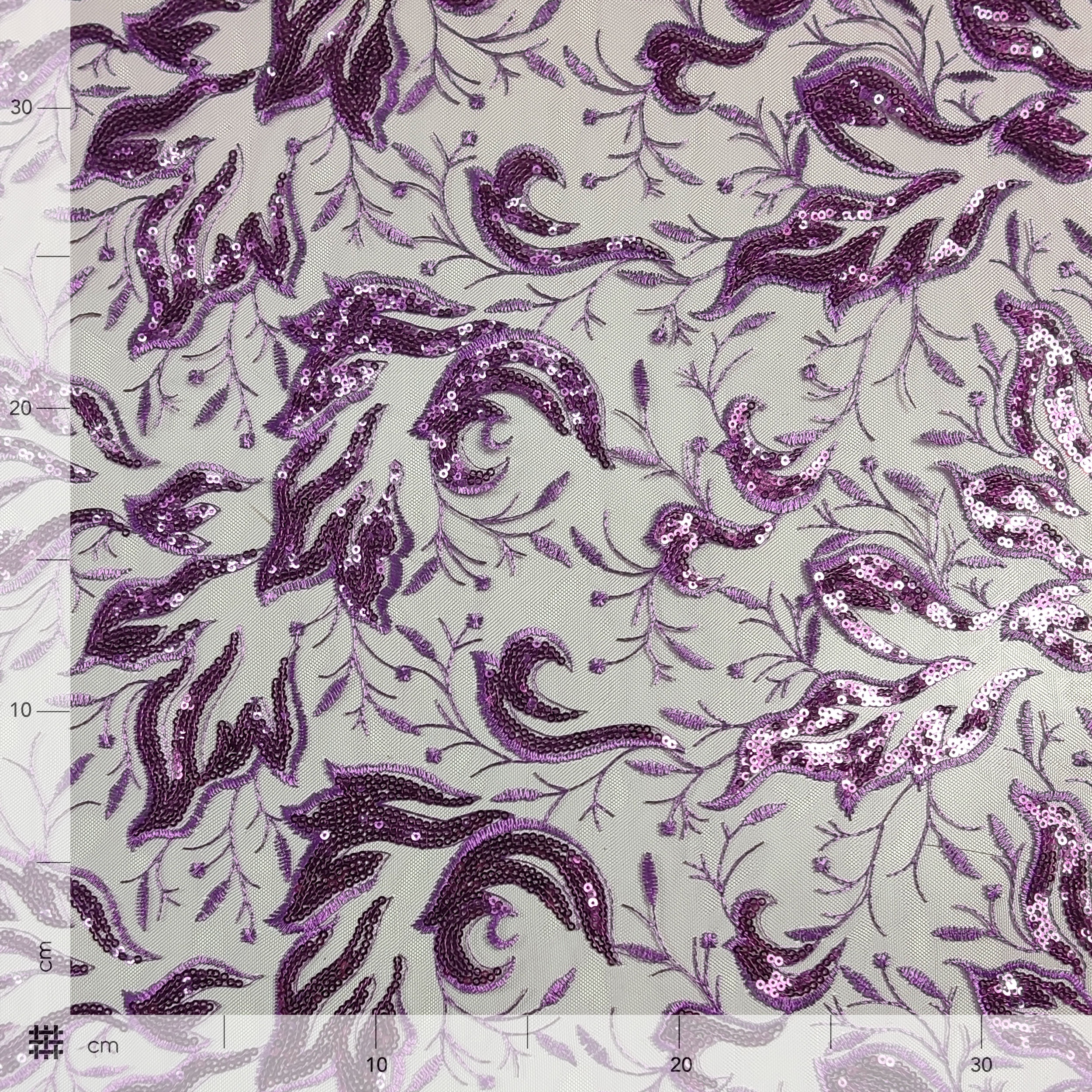 Feuilles de tulle brodées avec paillettes violet Image