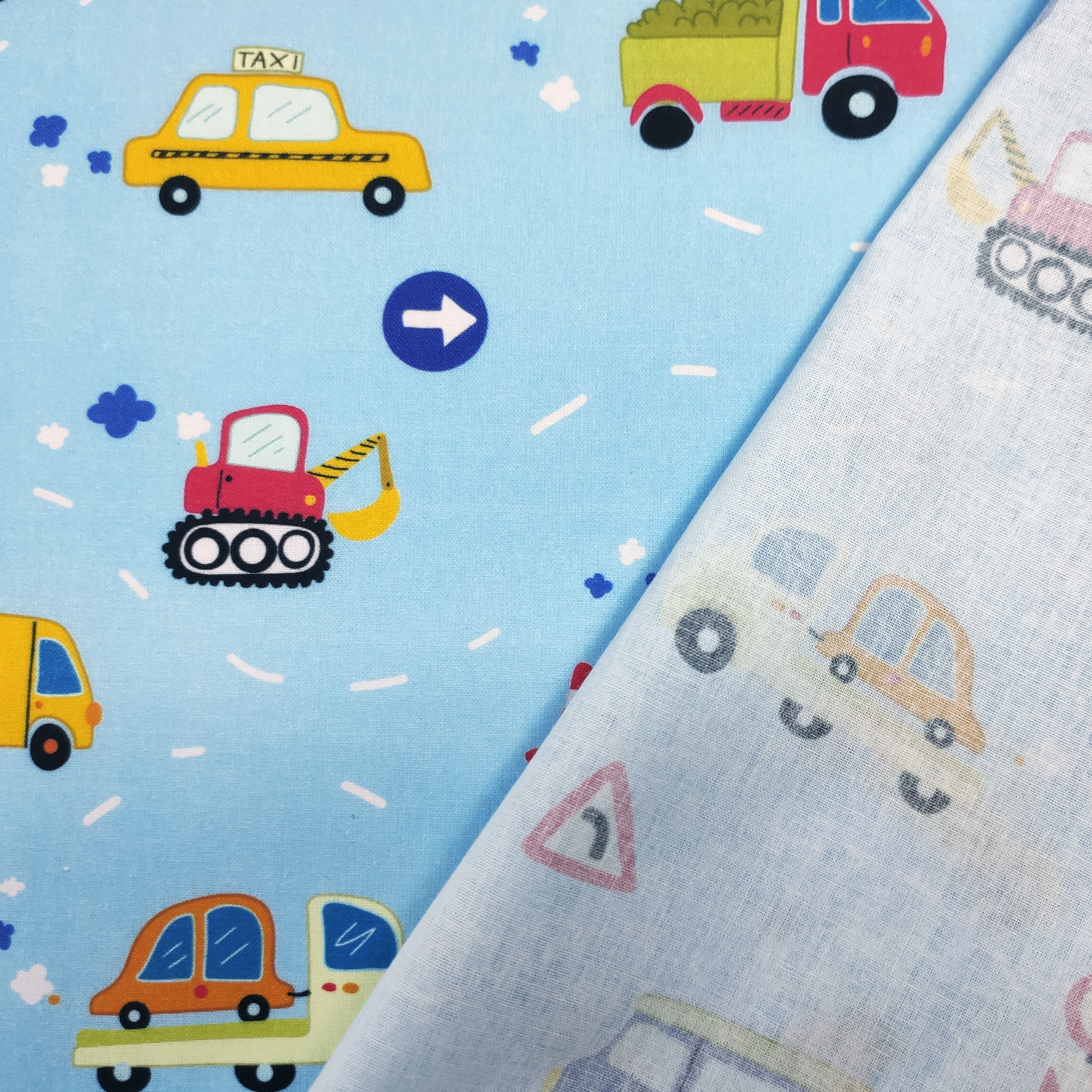Découpe de coton Big Cars Fond bleu clair - Panini Fabrics 50x150 cm Image