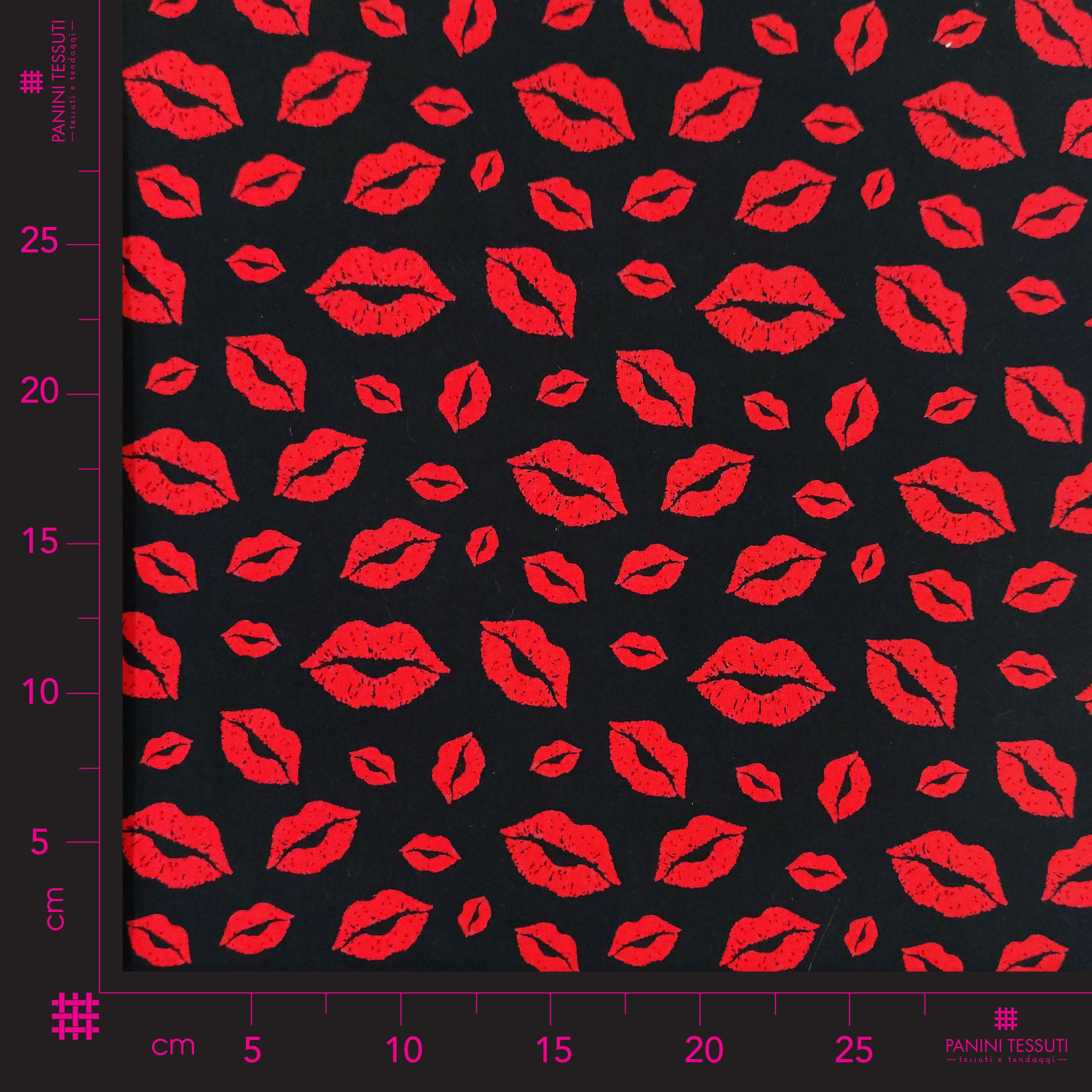Tessuto Cotone Kiss Sfondo Nero